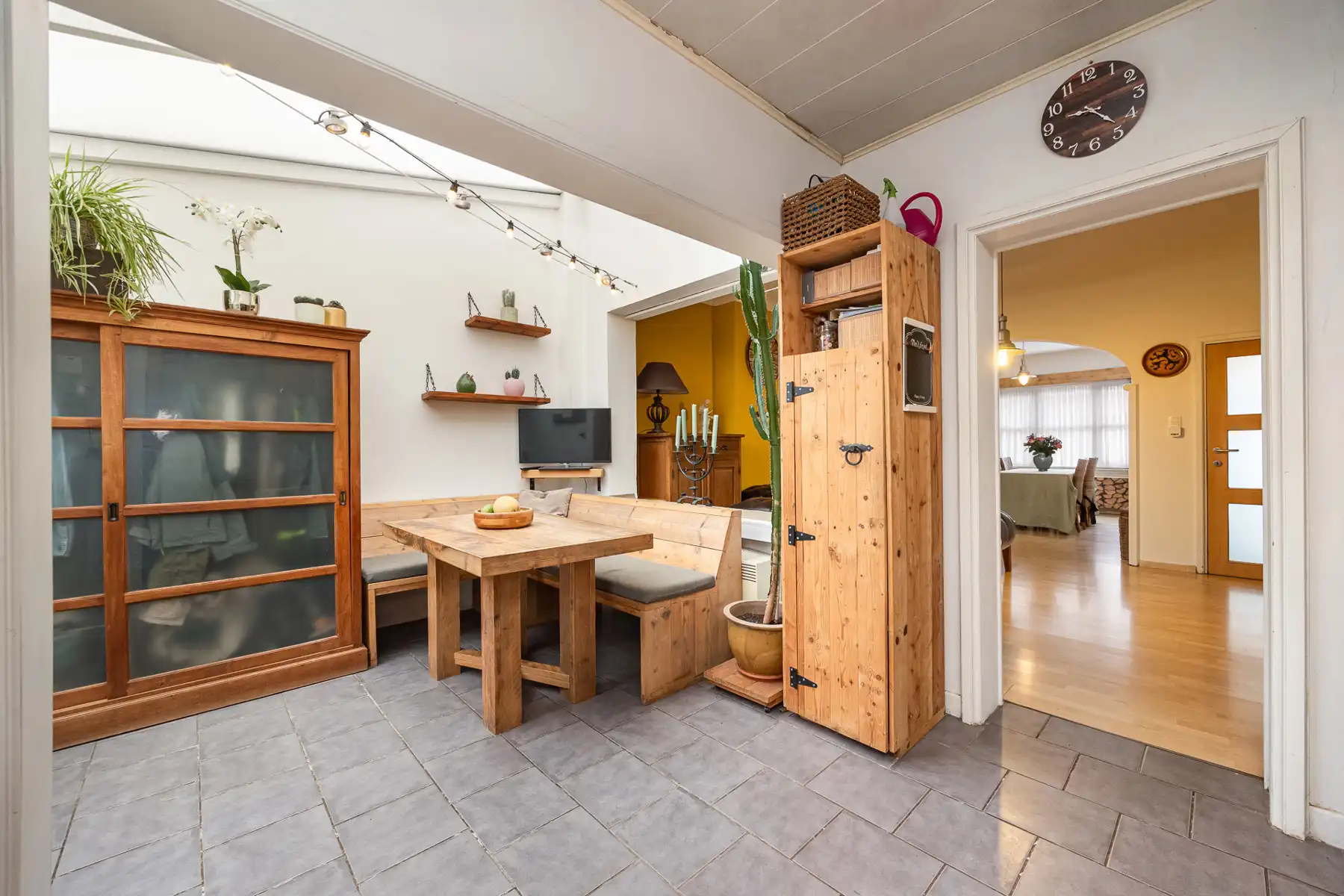 Instapklare gezinswoning met 4 slp, 2 badk en zonnige tuin foto 11