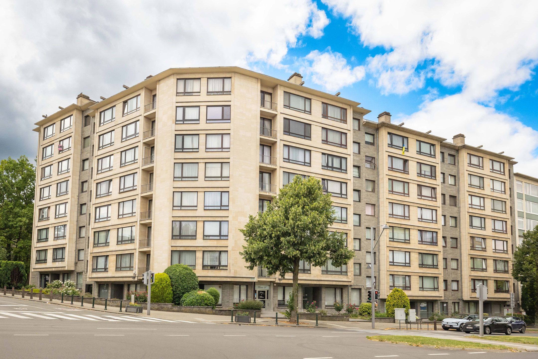 Mooi appartement 2 slaapkamers van ± 90 m² + garage als optie foto {{pictureIndex}}