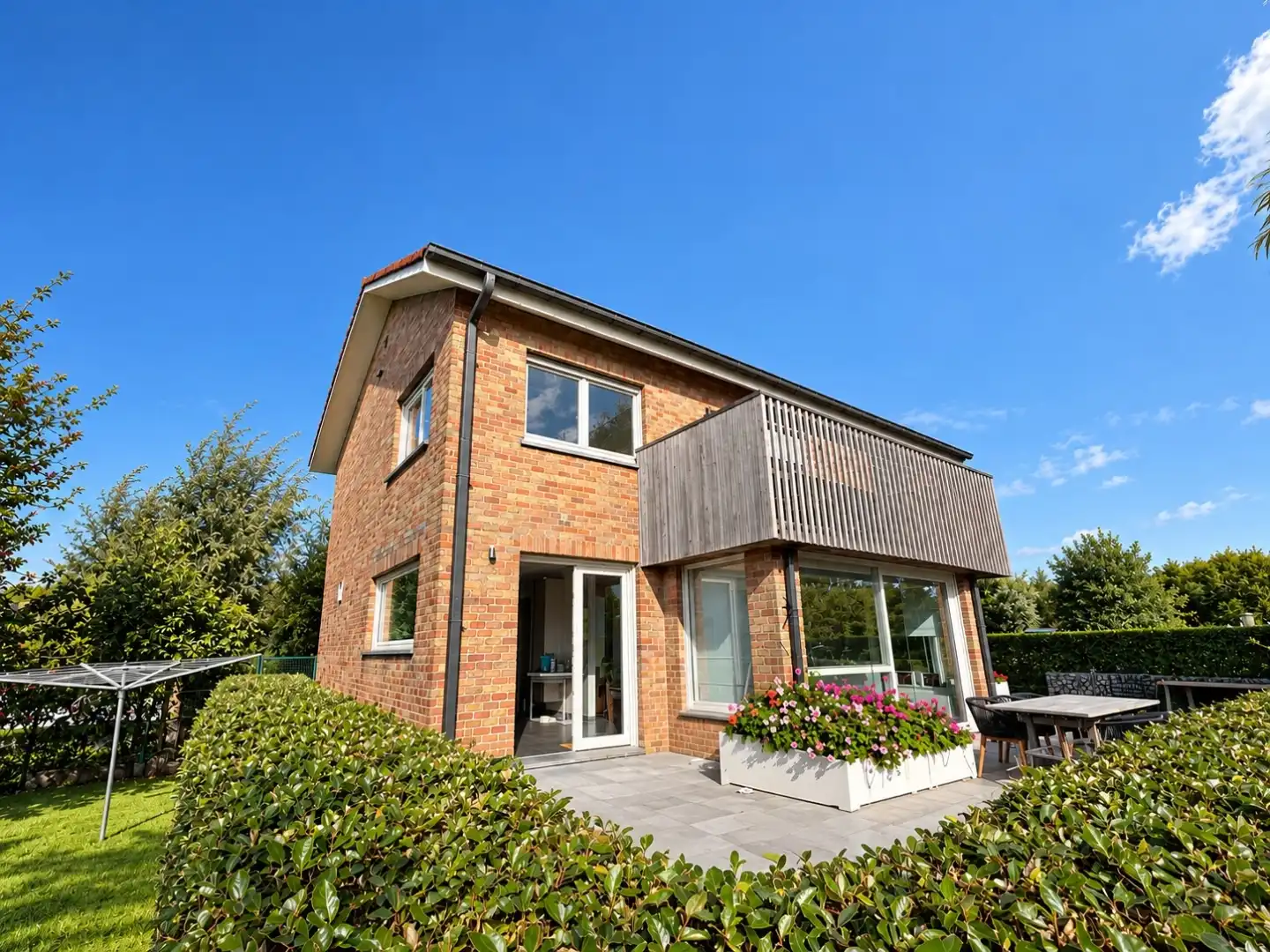 Hoofdfoto van de publicatie: Ruime en instapklare villa te koop te Sint-Idesbald.