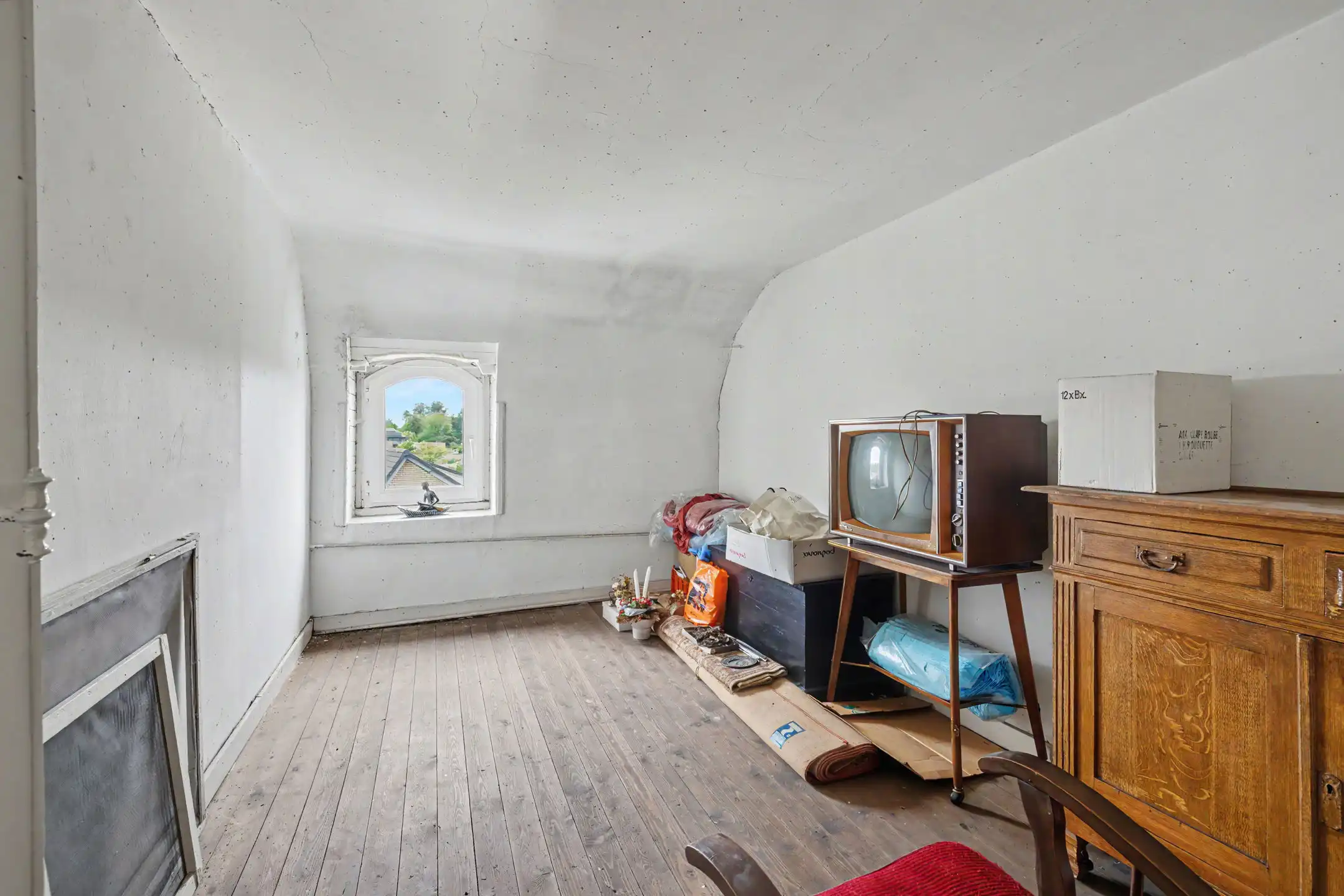 Charmante herenwoning met authentieke elementen, grote tuin en weide op 17a 70ca foto 25