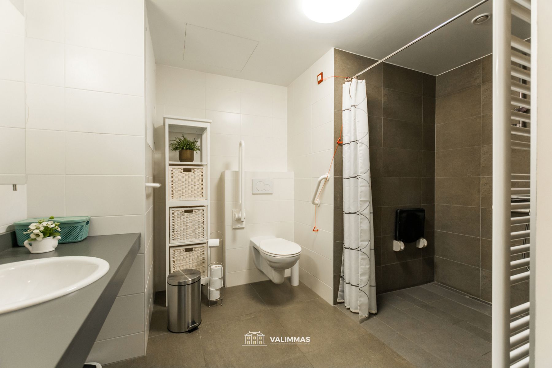 Instapklare serviceflat met mooi terras en kelderberging foto 11