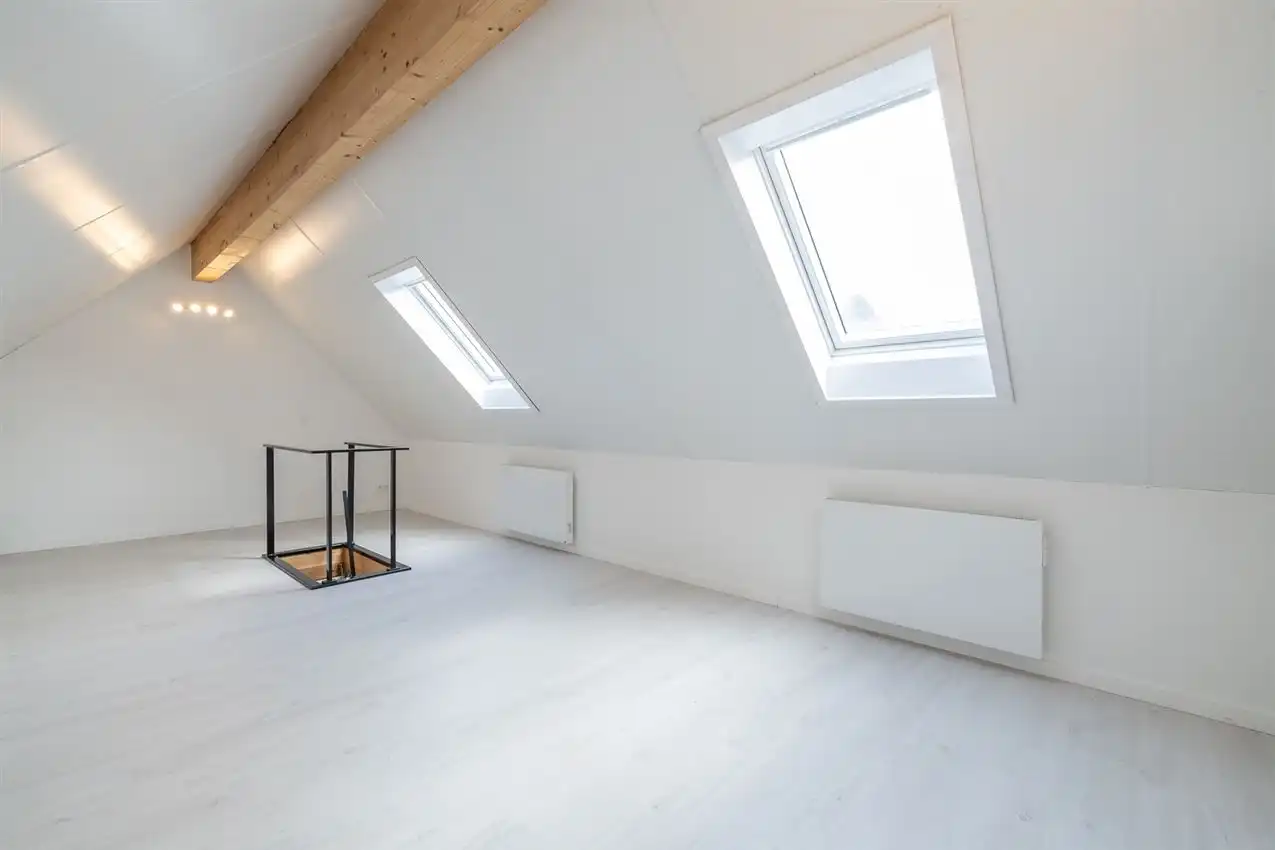 heel royaal, recent, nabij station, rustig, label A met garage foto 30