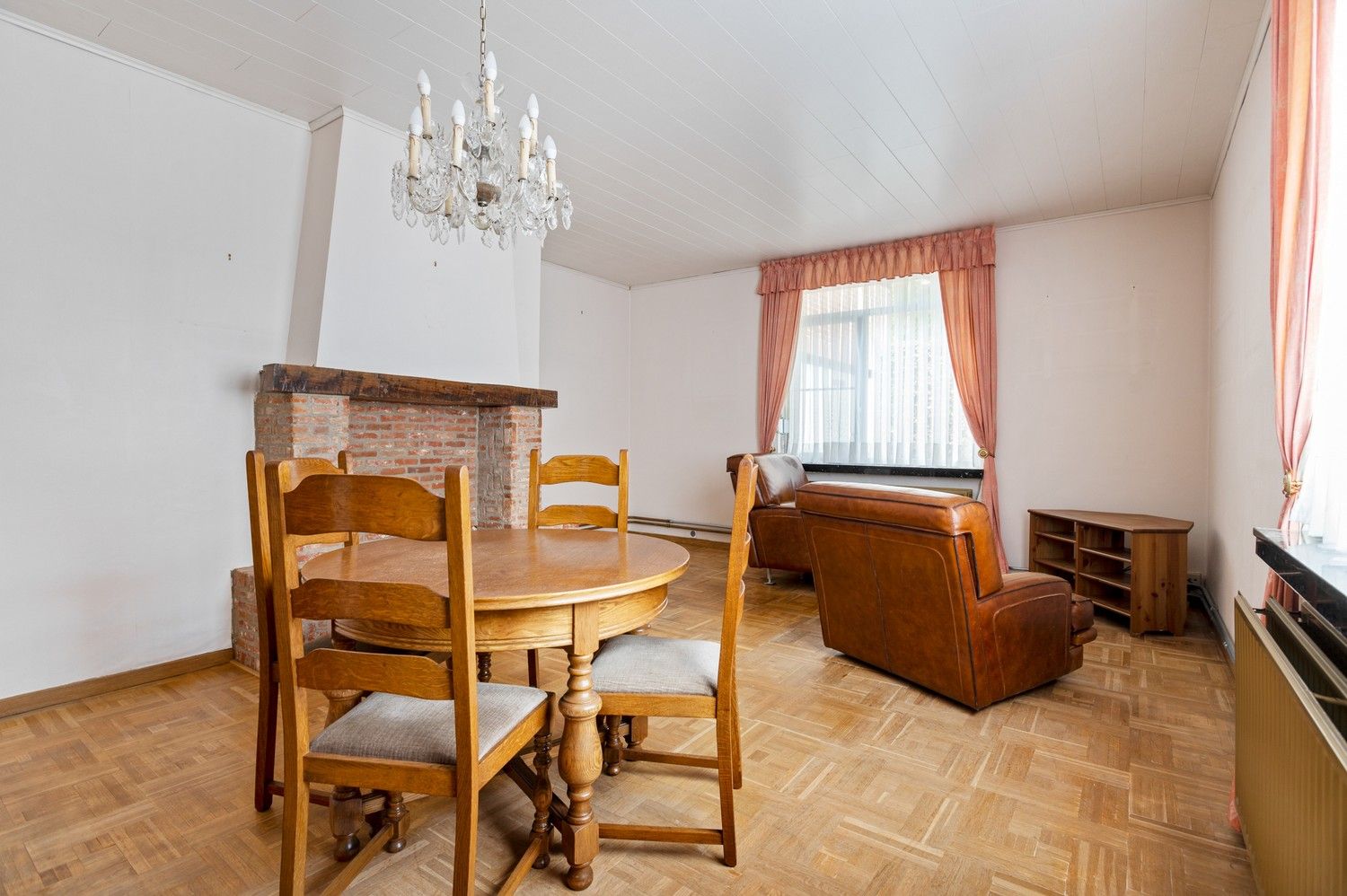 Te renoveren woning op toplocatie te Lier! foto 5