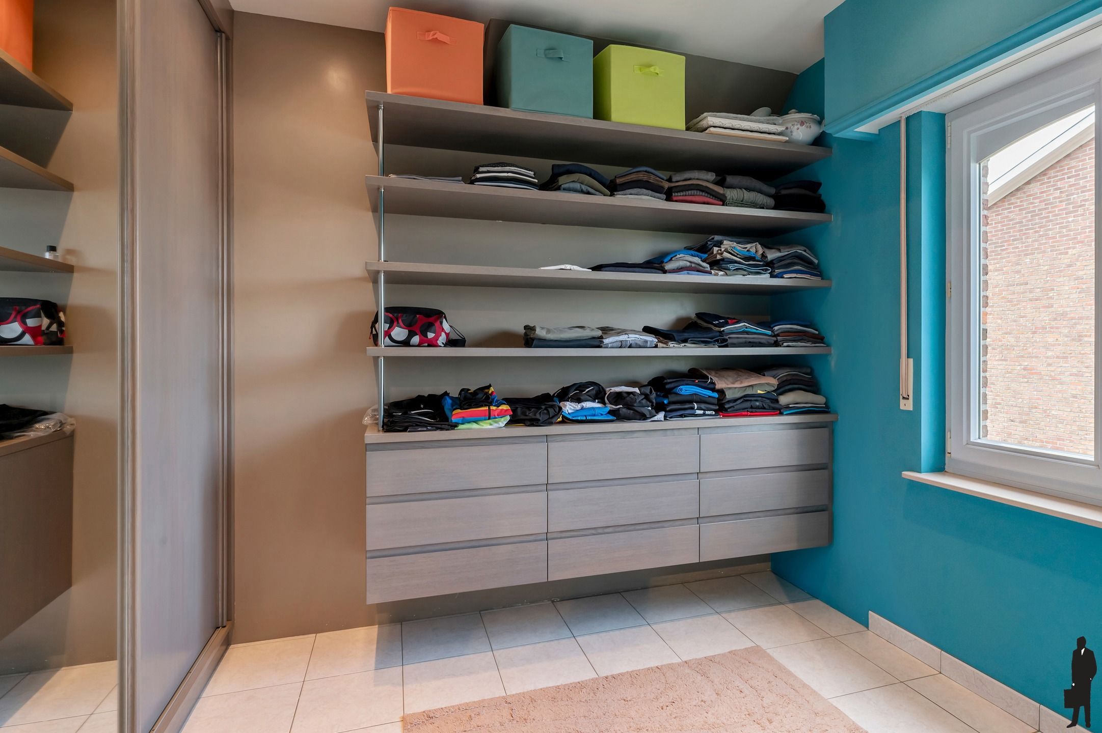 Ruime en instapklare woning (320m²) met 4 slaapkamers en prachtig zicht op weiland op een perceel van 928m² foto 15
