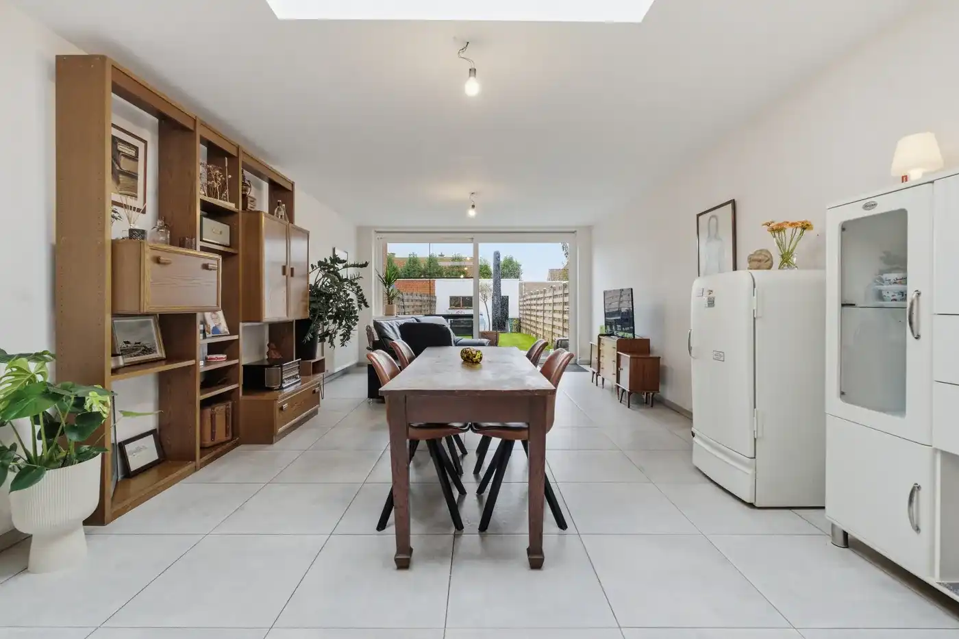 GERENOVEERDE WONING MET 3 SLAAPKAMERS EN GARAGE foto 2