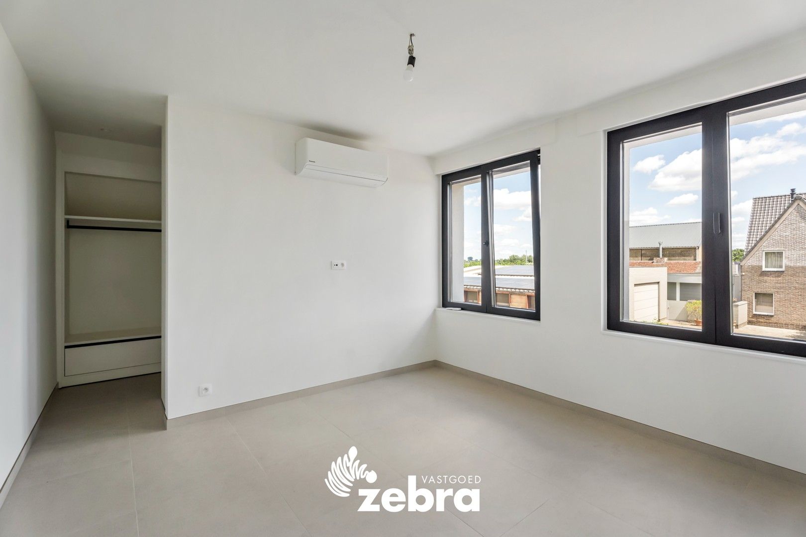 Prachtig gerenoveerde villa met 5 slaapkamers en 2 badkamers te Oostrozebeke! foto 17