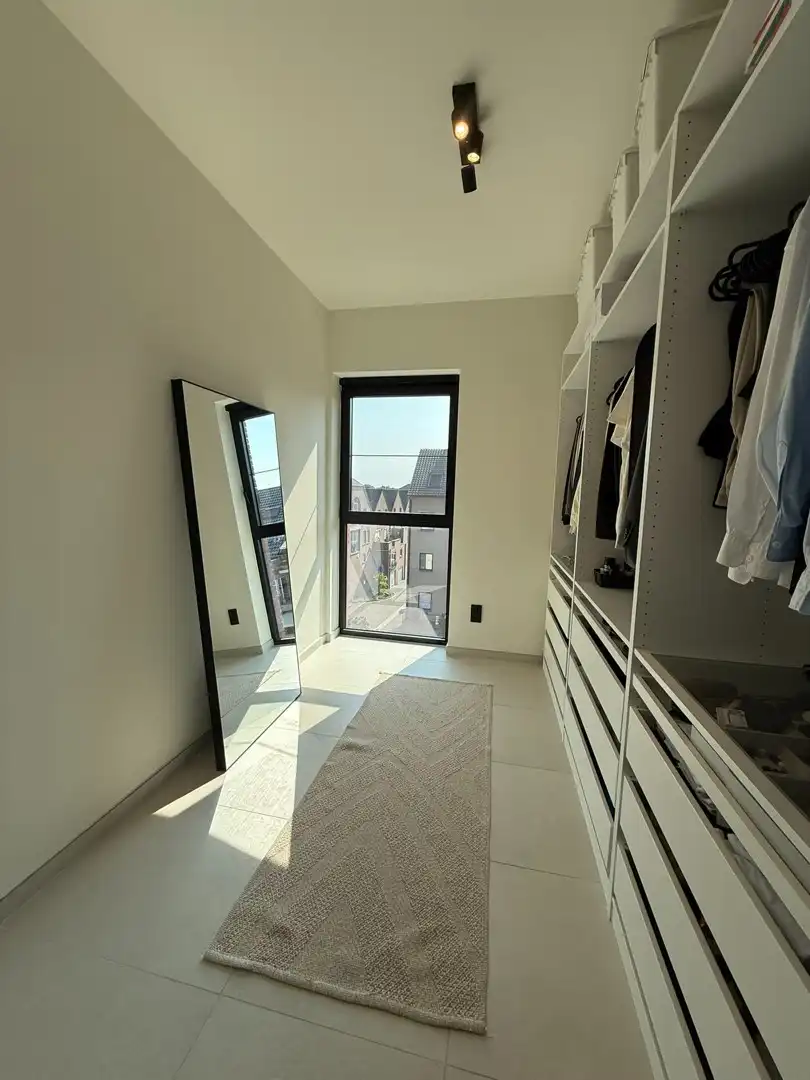 Prachtig instapklaar en energiezuinig appartement met 2 slaapkamers en terras te Pelt. foto 6