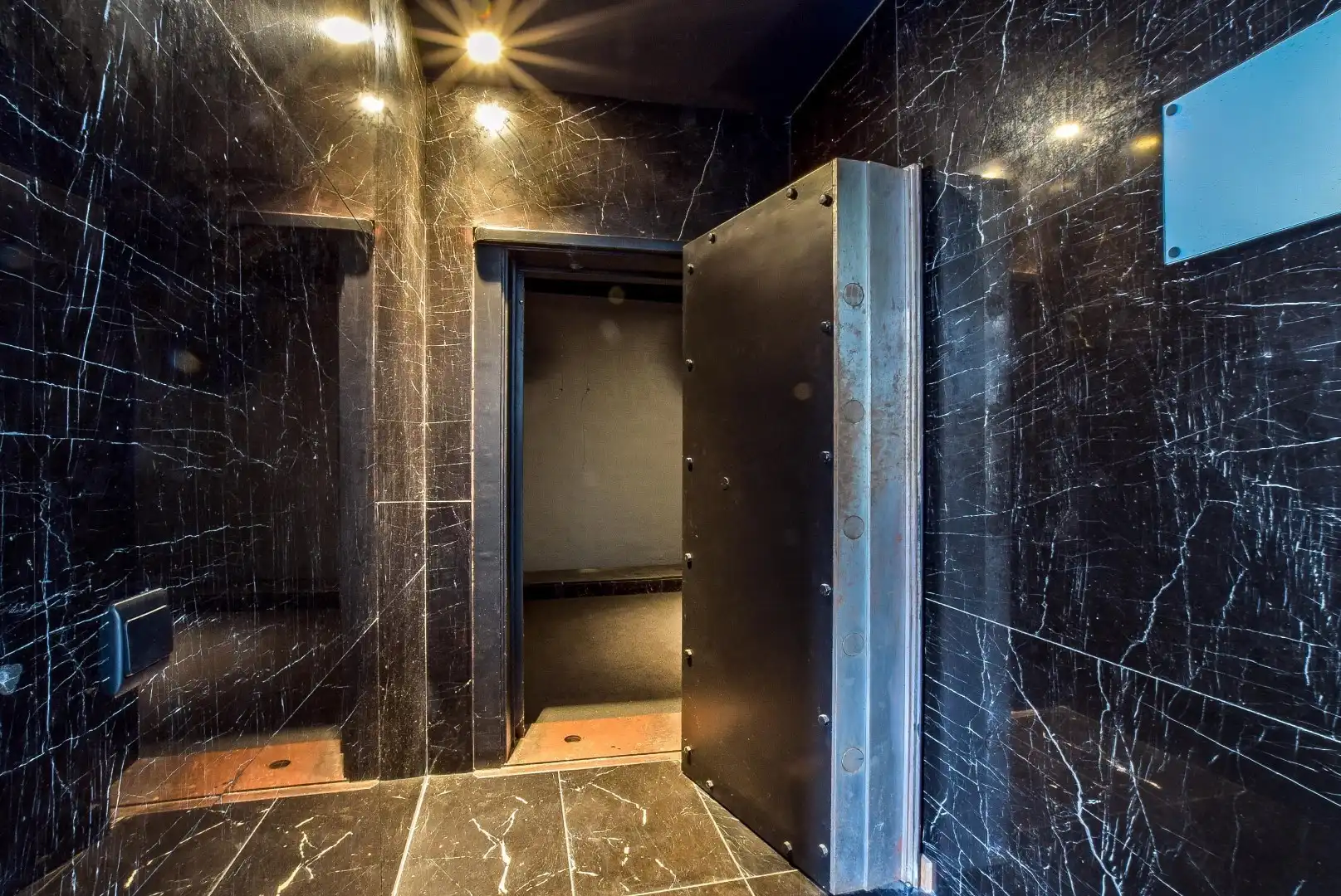 UNIEK ONTWIKKELINGSPROJECT IN HARTJE VEURNE - VOORMALIG BANKGEBOUW. foto 6