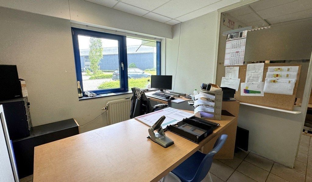 Magazijn met kantoor te huur Prins Boudewijnlaan Kontich foto 10