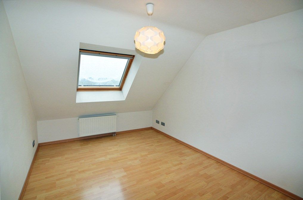 Modern triplex appartement met 3 slpks, terras, kelderberging en autostaanplaats. foto 16