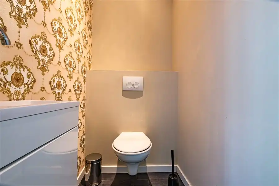 HANDELSRUIMTE TE HUUR OP CENTRALE LIGGING IN SINT-TRUIDEN foto 13