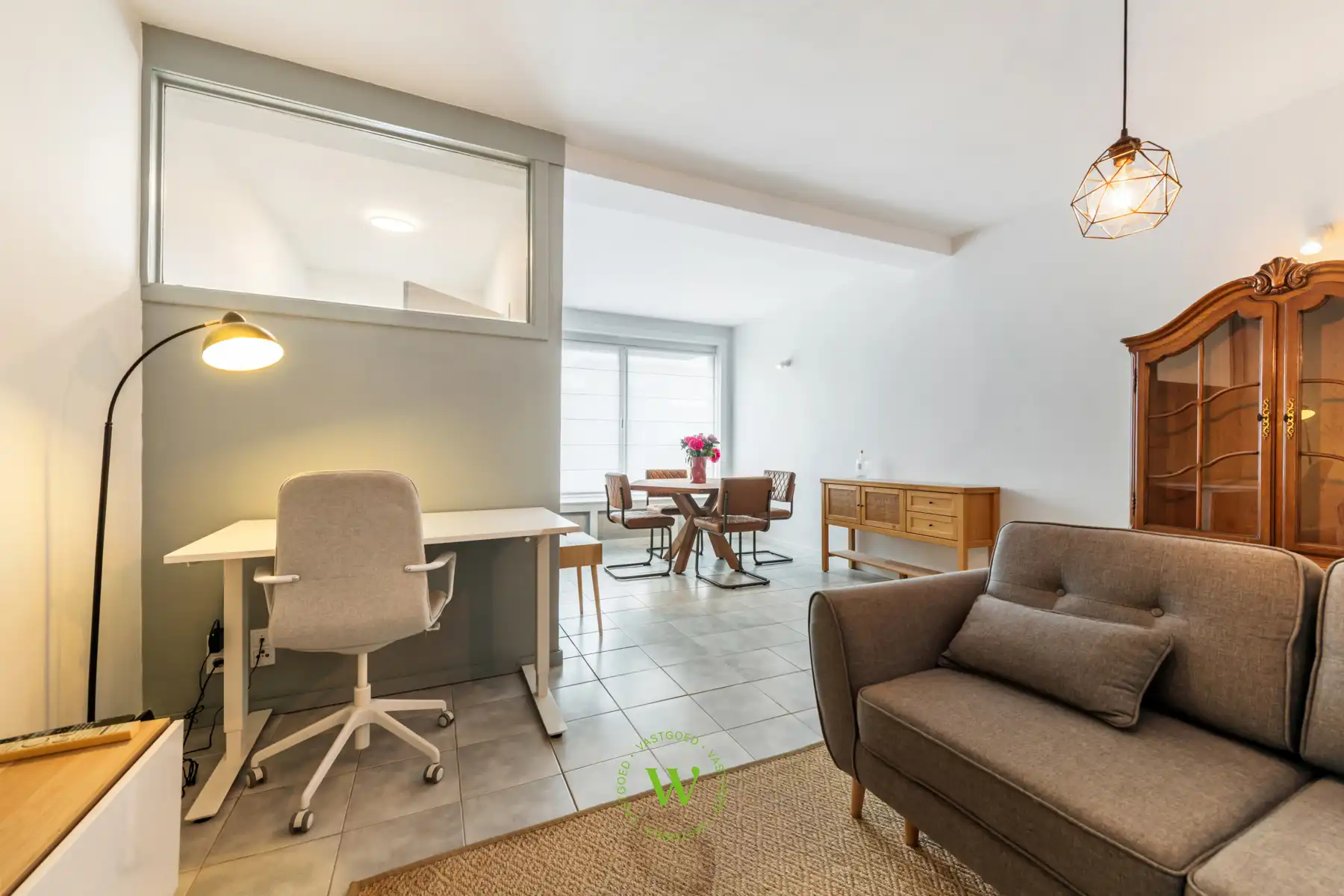 Lichtrijk gelijkvloers appartement met private inkom foto 7