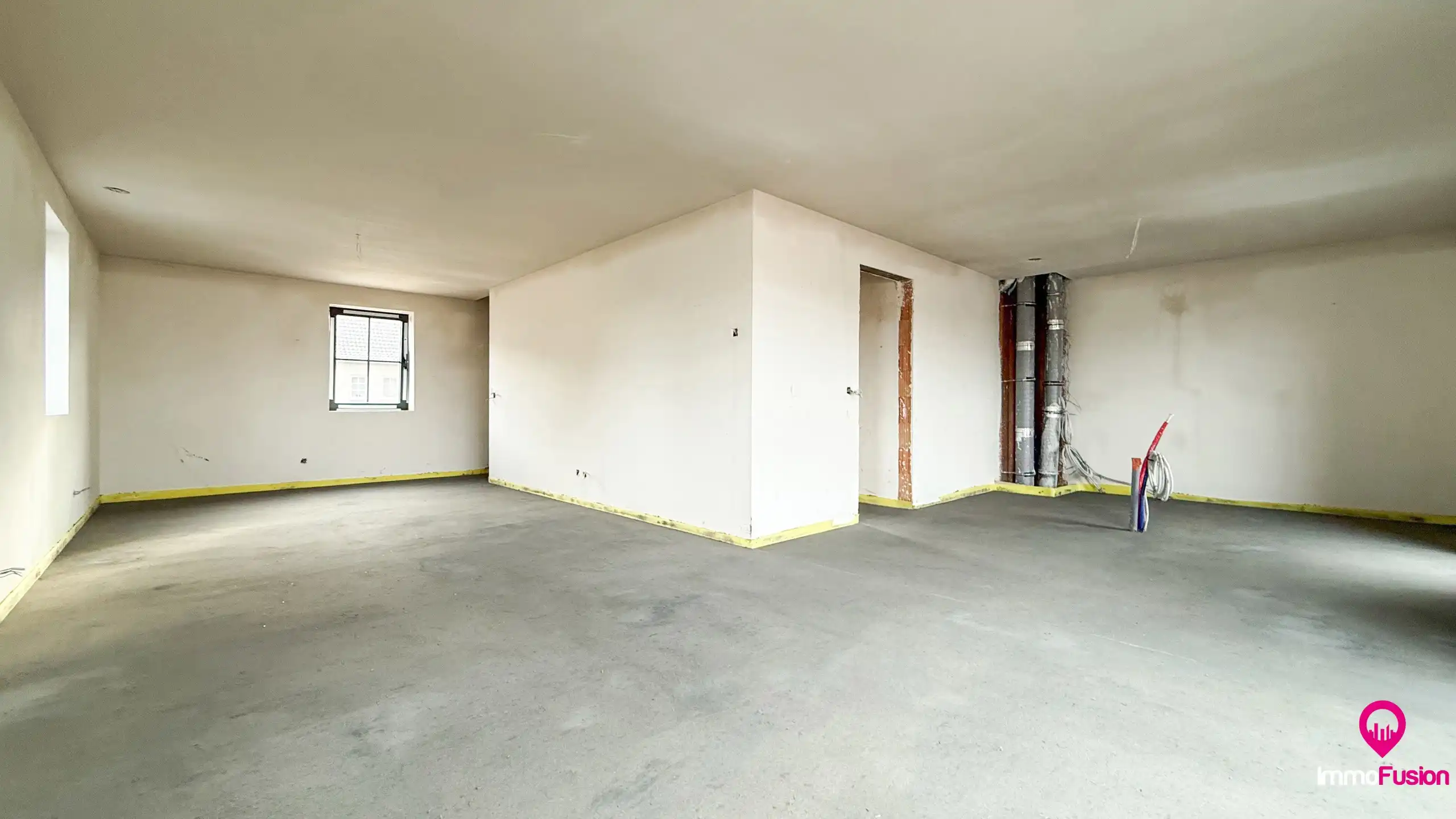 Zeer ruim (146m²!) duplex app.met 2-slpks,garage en terras! foto 3