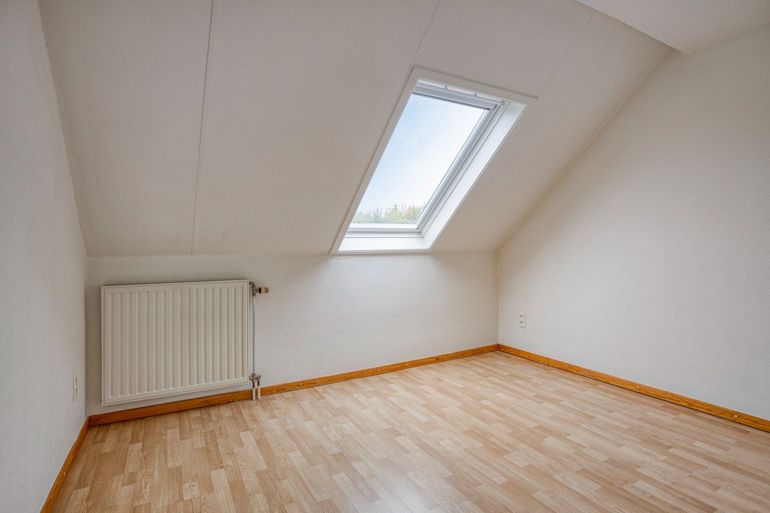 Ruime duplex met 3 slaapkamers  en garage te huur in het hart van Gellik, Lanaken foto 17