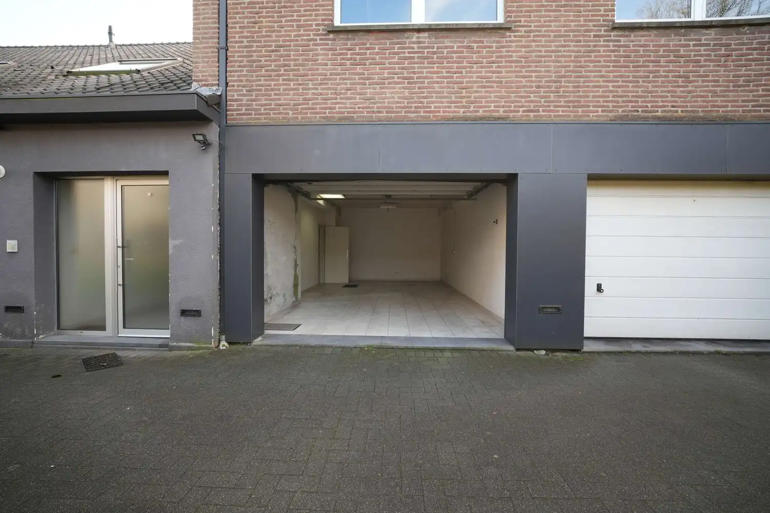 Ruim 3-slaapkamerappartement nabij centrum Genk met optie garage foto 20
