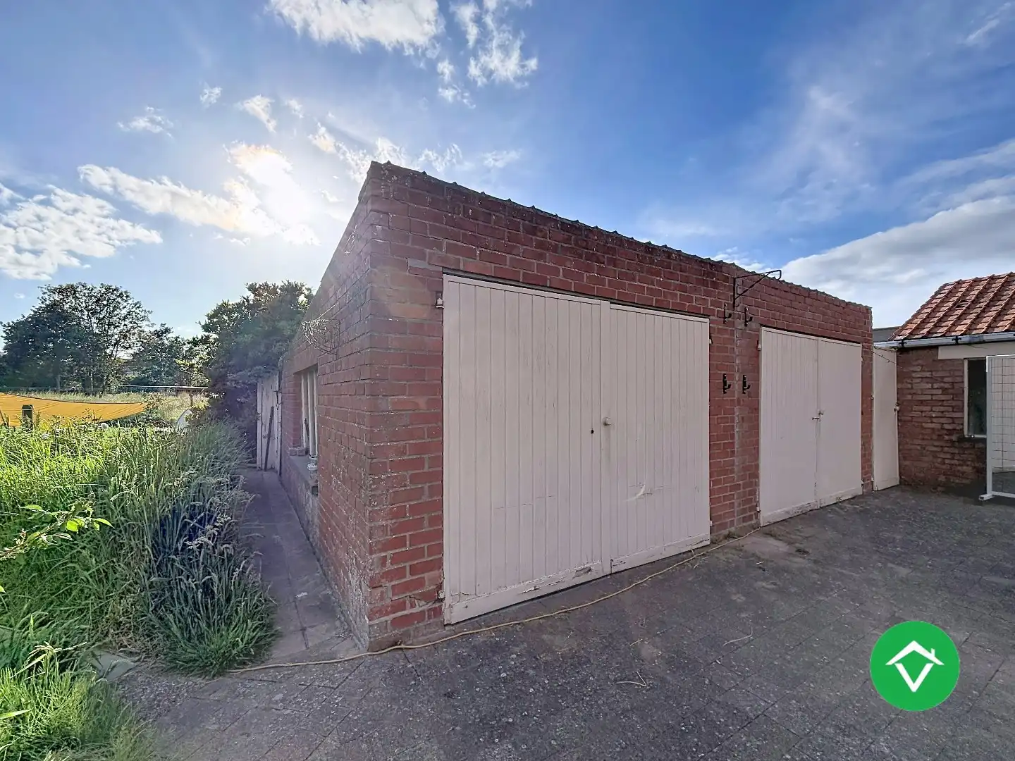 Woning met 3 slaapkamers en 2 garages te Eernegem foto 17