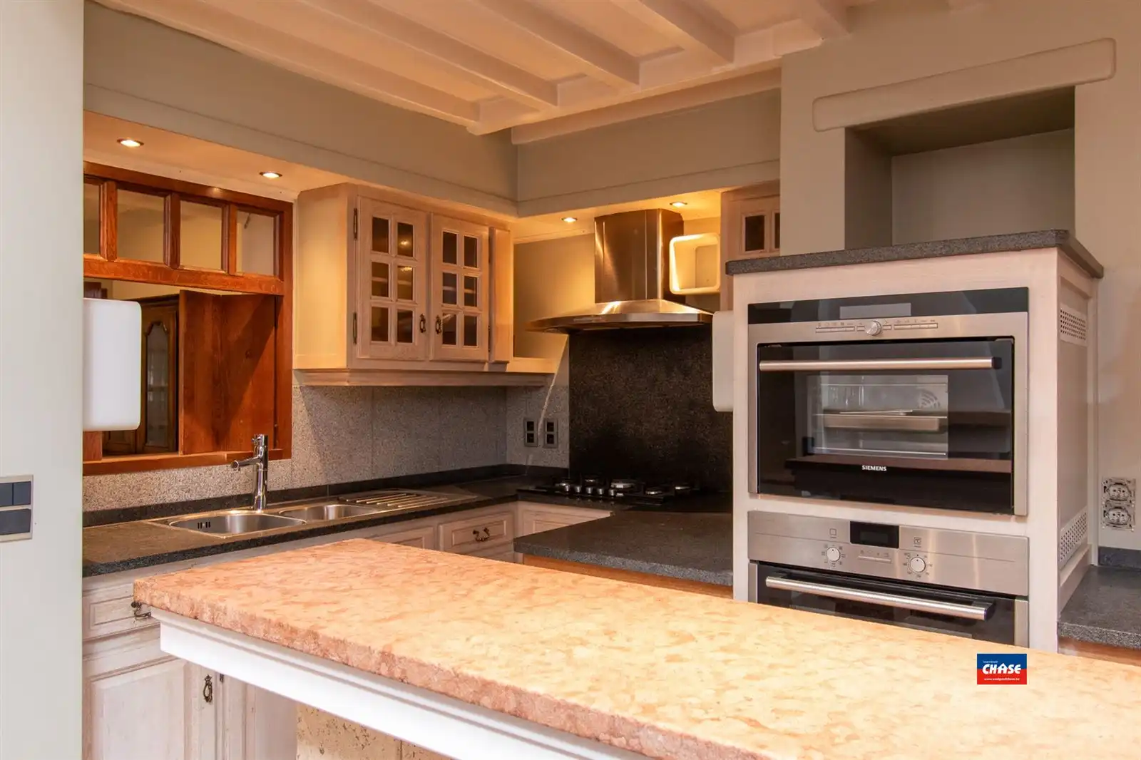 Prachtige woning met 3 tot 5 slaapkamers + grote tuin foto 8