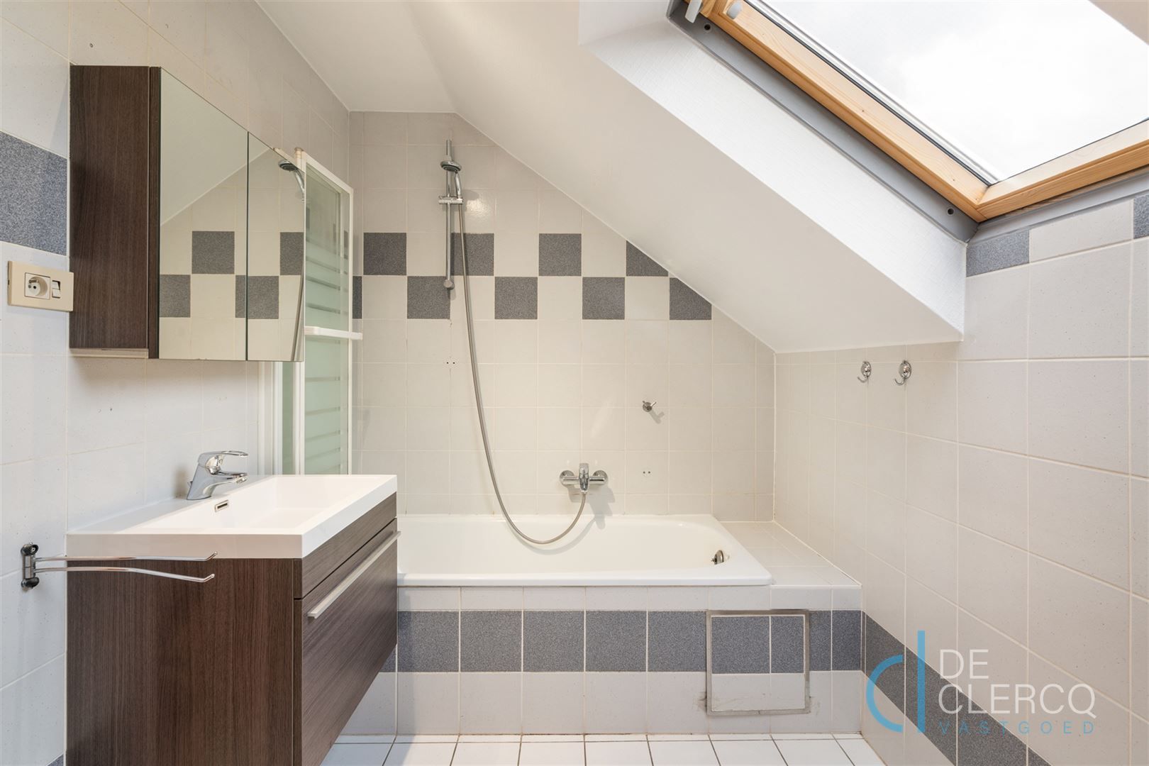 Gerenoveerde woning te koop in rustige woonwijk te Melle! foto 13