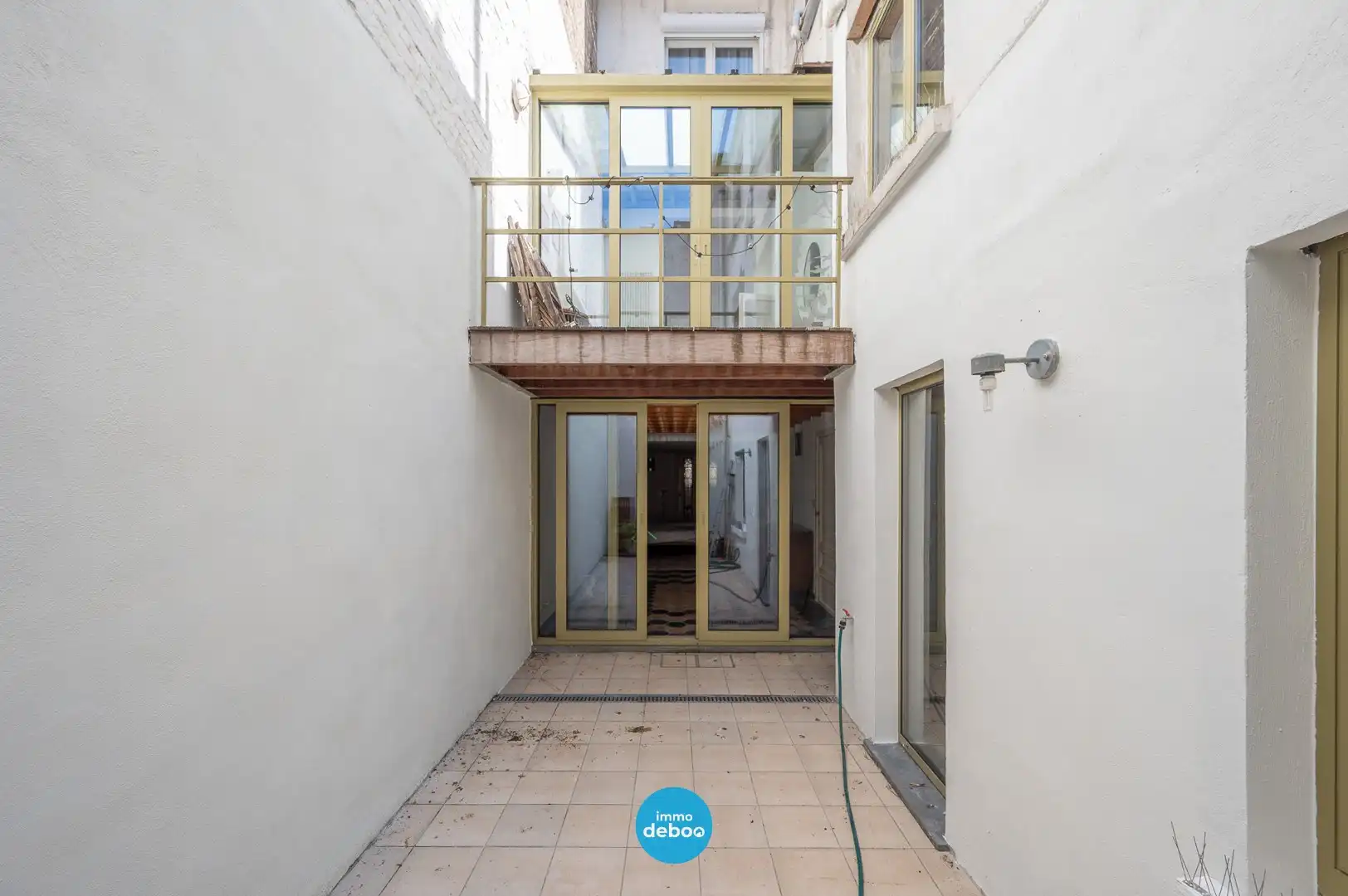 Ruime gerenoveerde duplex vakbij strand en zee foto 5