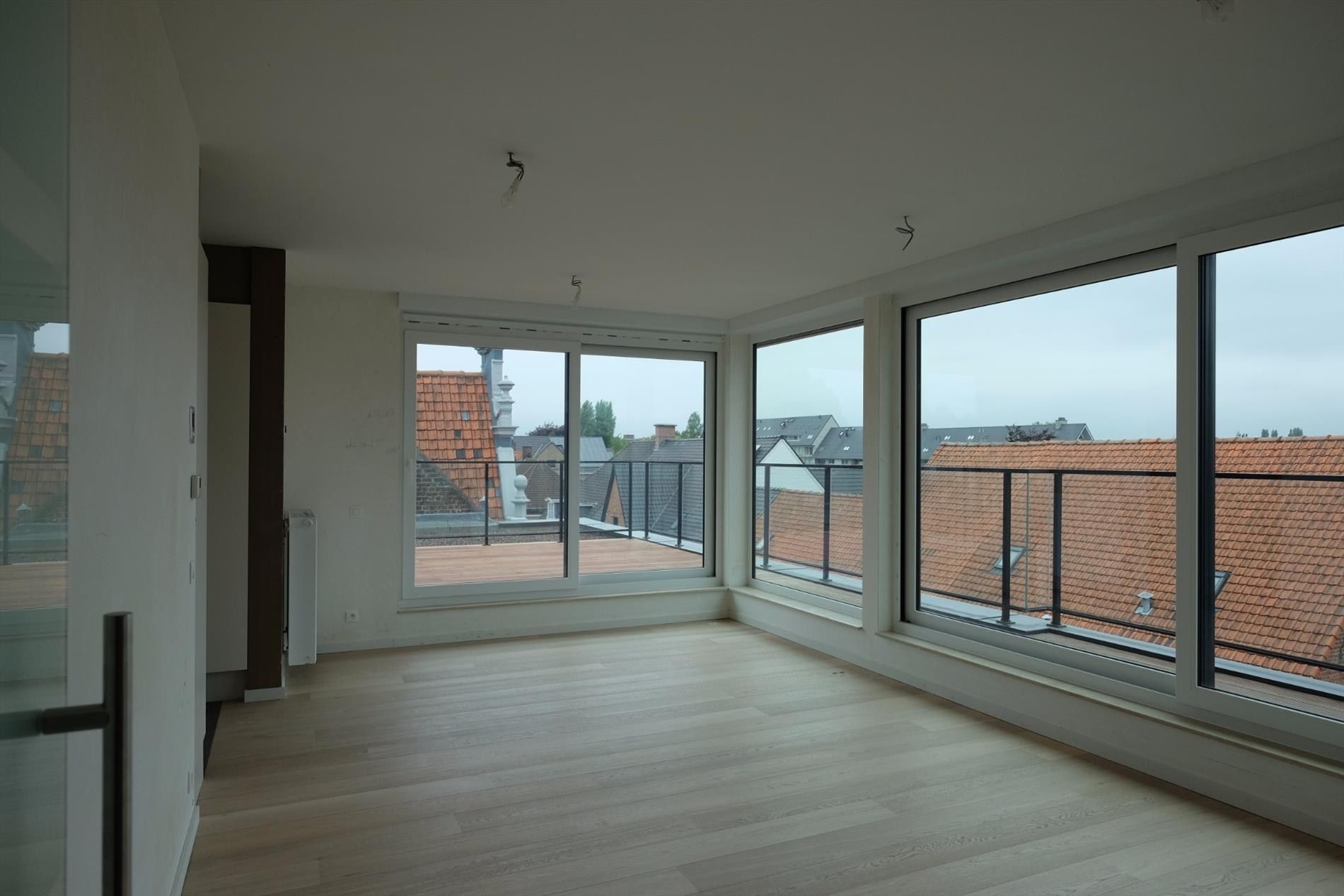 Centraal gelegen nieuwbouwappartement met ruim zonnig terras foto 3