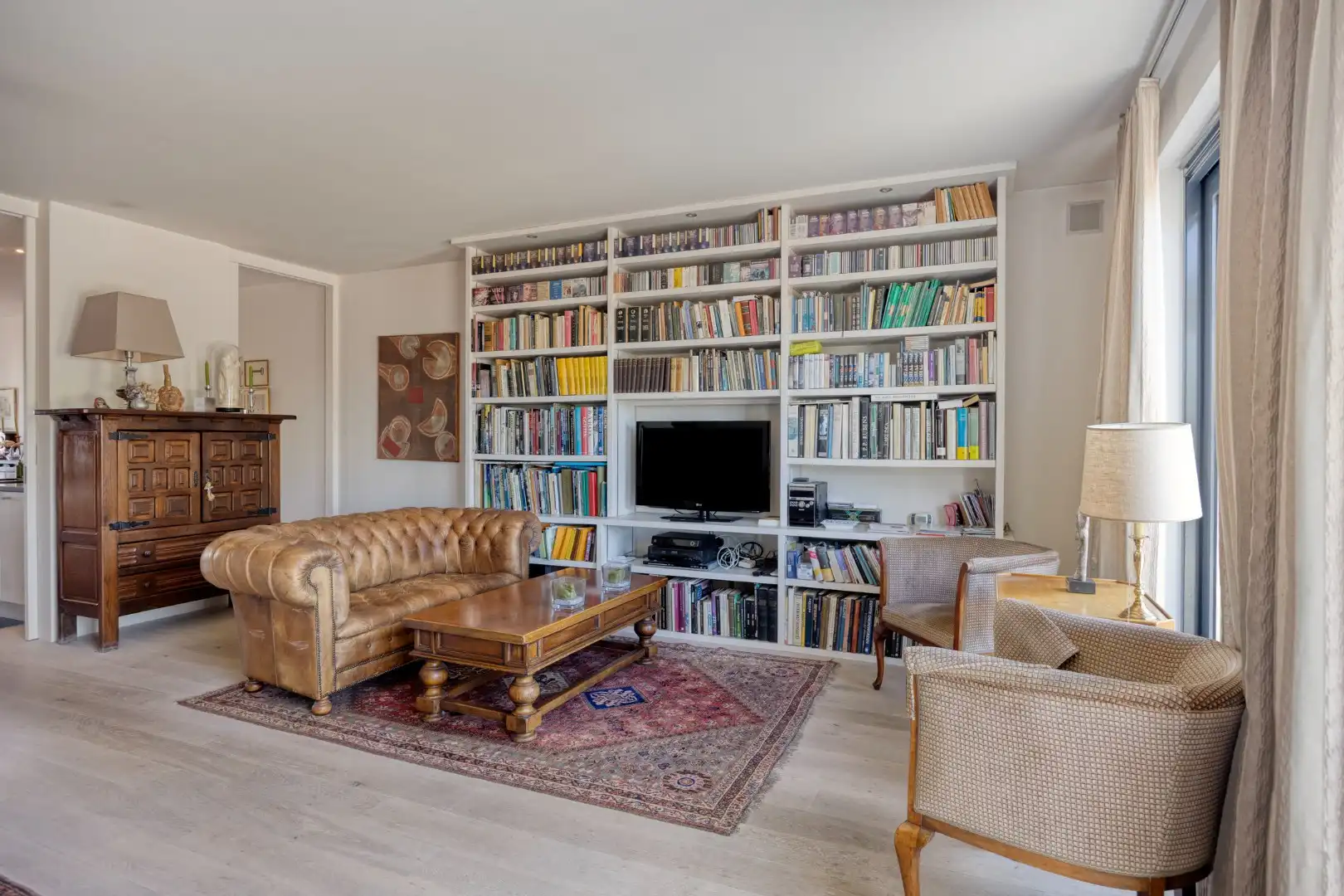 Schitterend 2 slpk appartement met riant terras en garagebox foto 4
