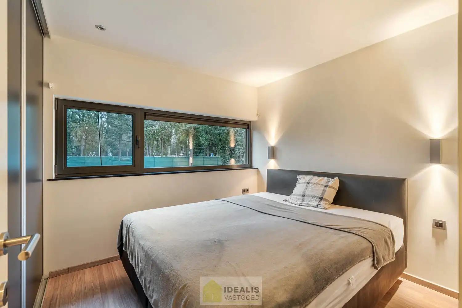 Idealis Vastgoed – Ruim op te frissen gelijkvloers appartement met 3 slaapkamers foto 23