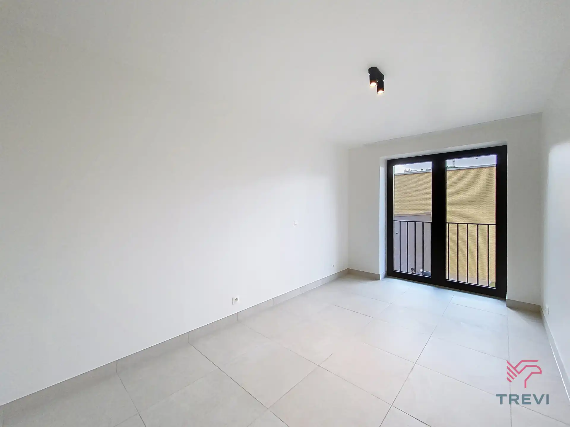 Nieuwe duplex met 4 kamers en ruime kamers foto 9