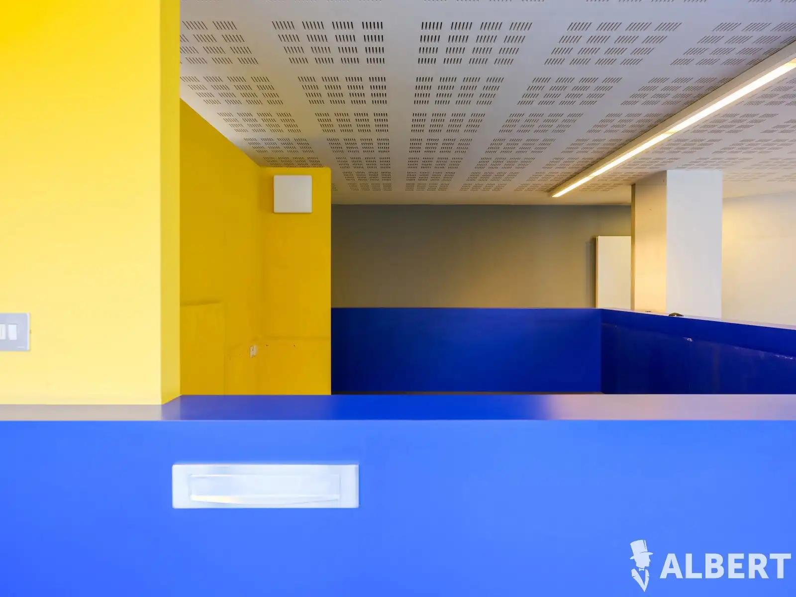 Modern handelspand op zichtlocatie te centrum Tielt foto 4