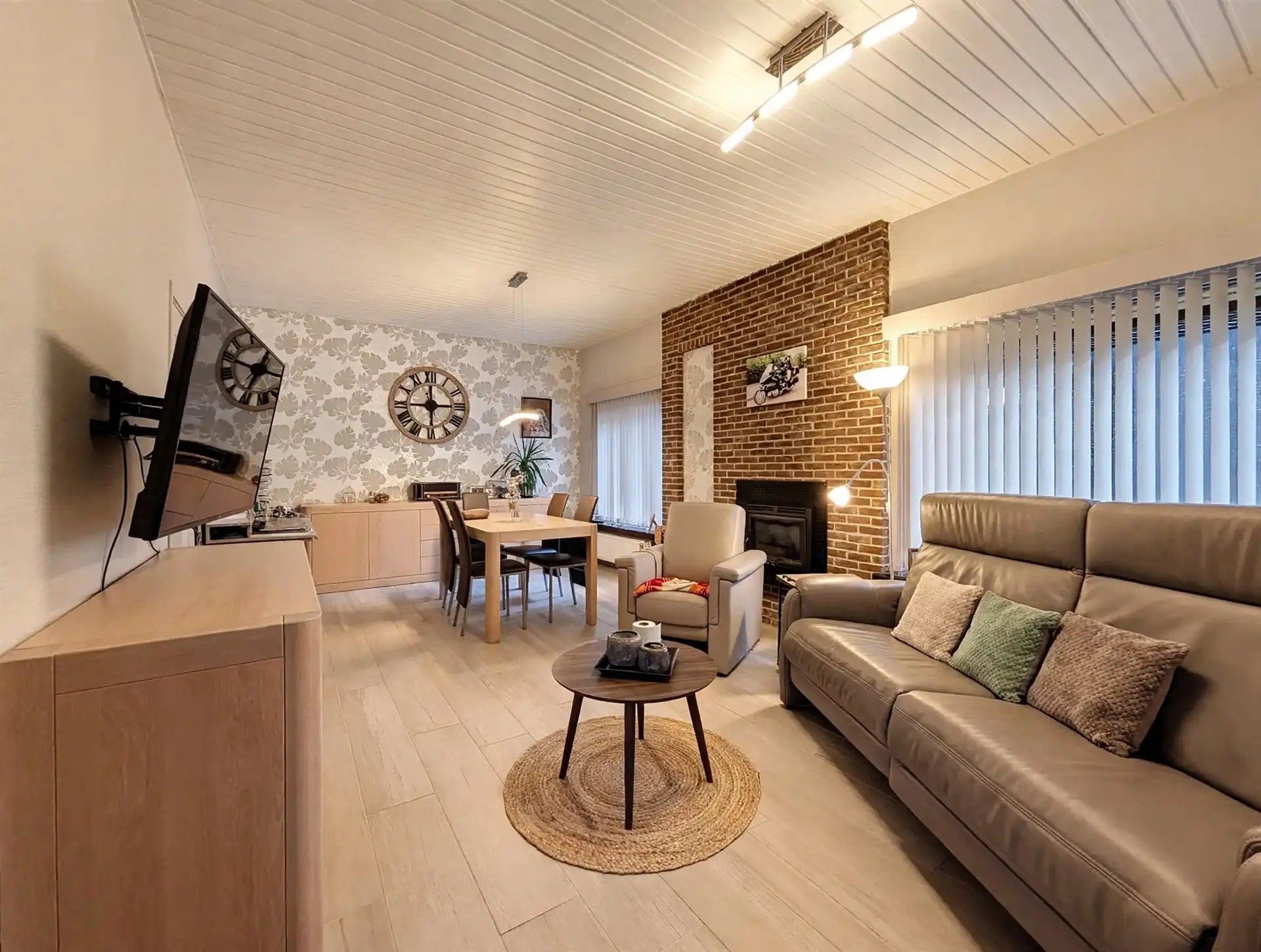Open bebouwing met 3 slaapkamers en inpandige garage op toplocatie foto 4