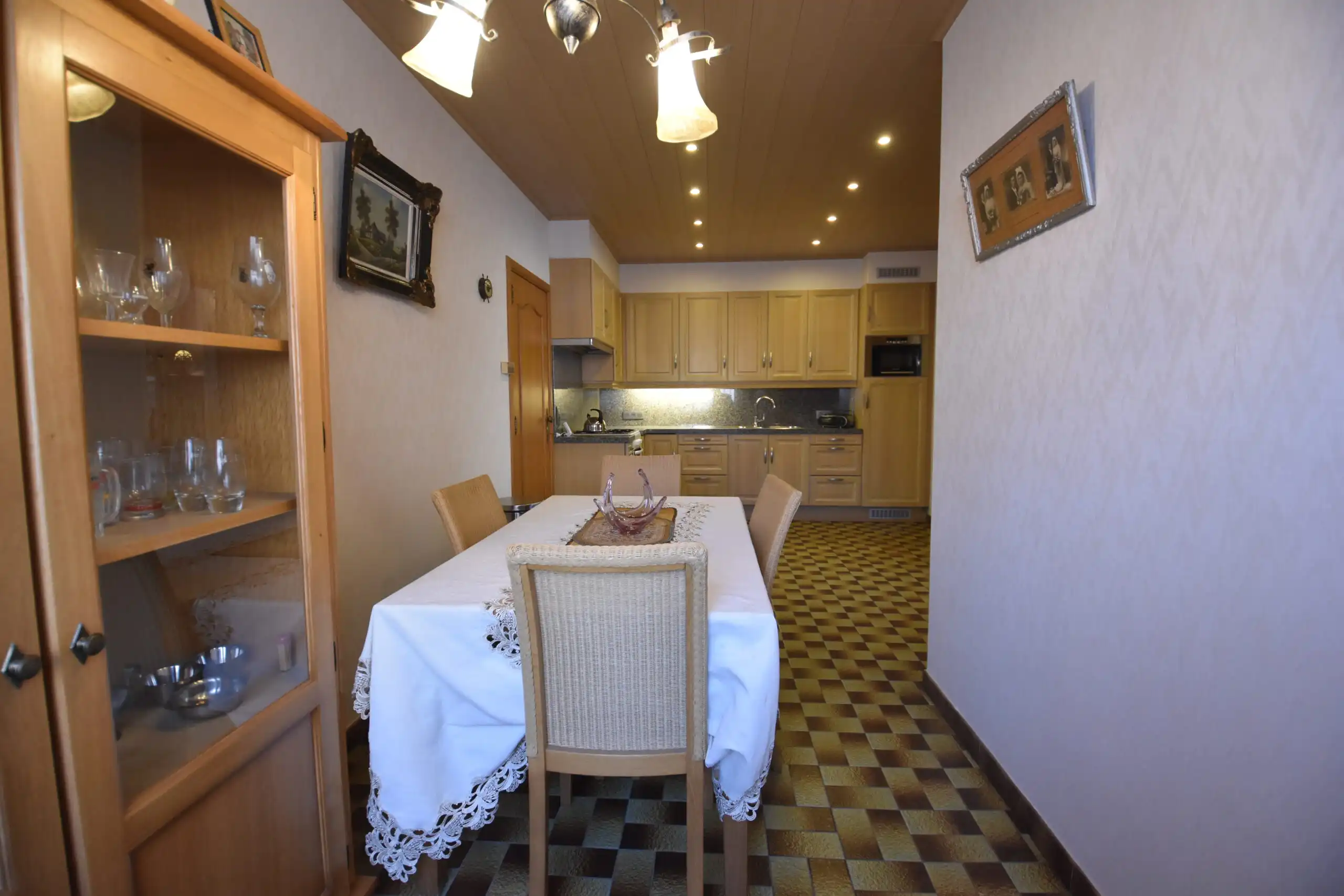 Landelijk gelegen bungalow met 3 slaapkamers en open zicht foto 16