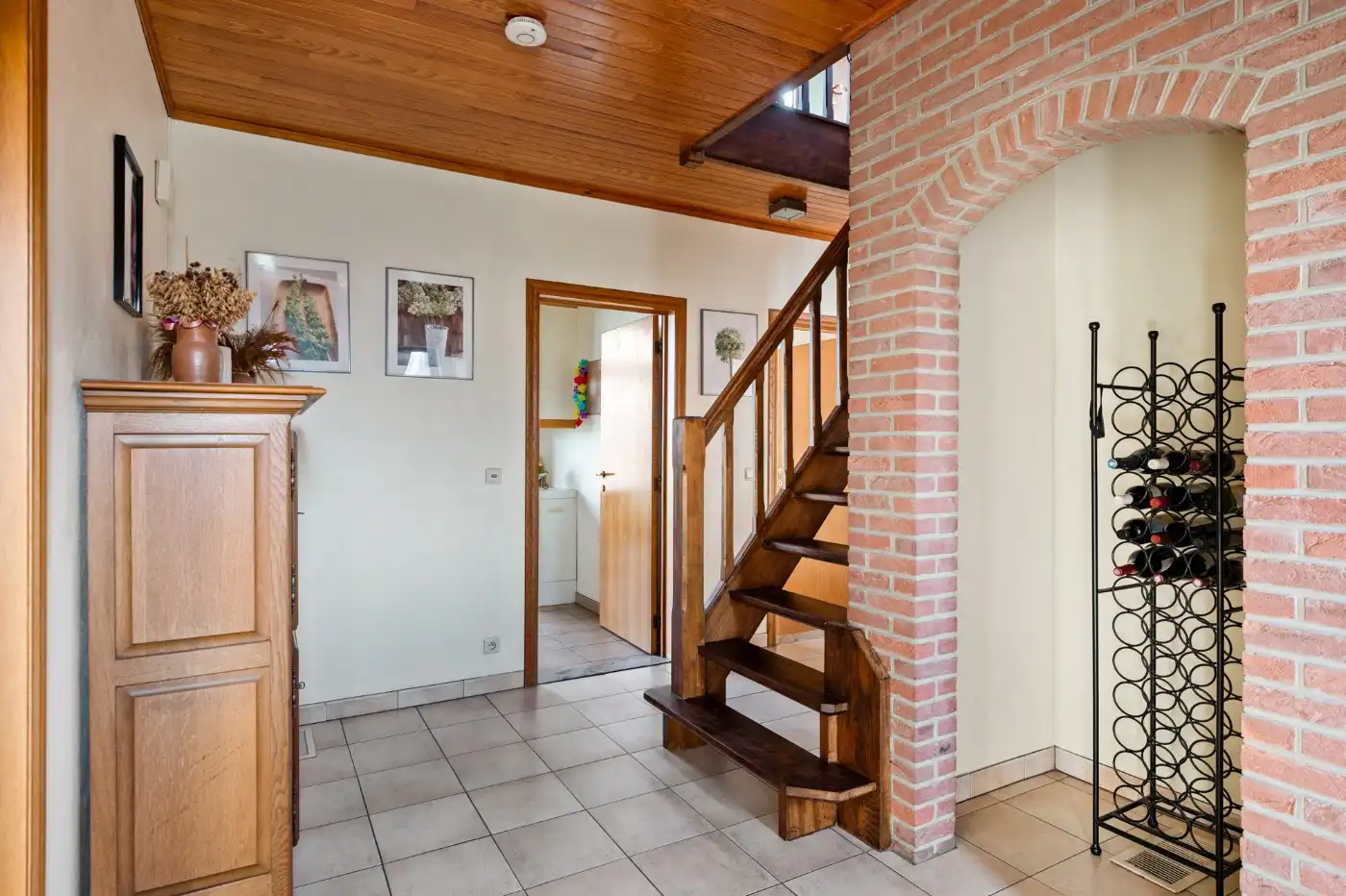 Instapklare, vrijstaande woning met 4 slpk., garage en grote tuin foto 2