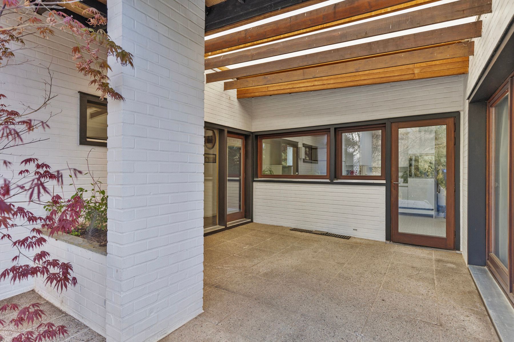 Te renoveren architecturale villa op ruim perceel van 18are foto 24
