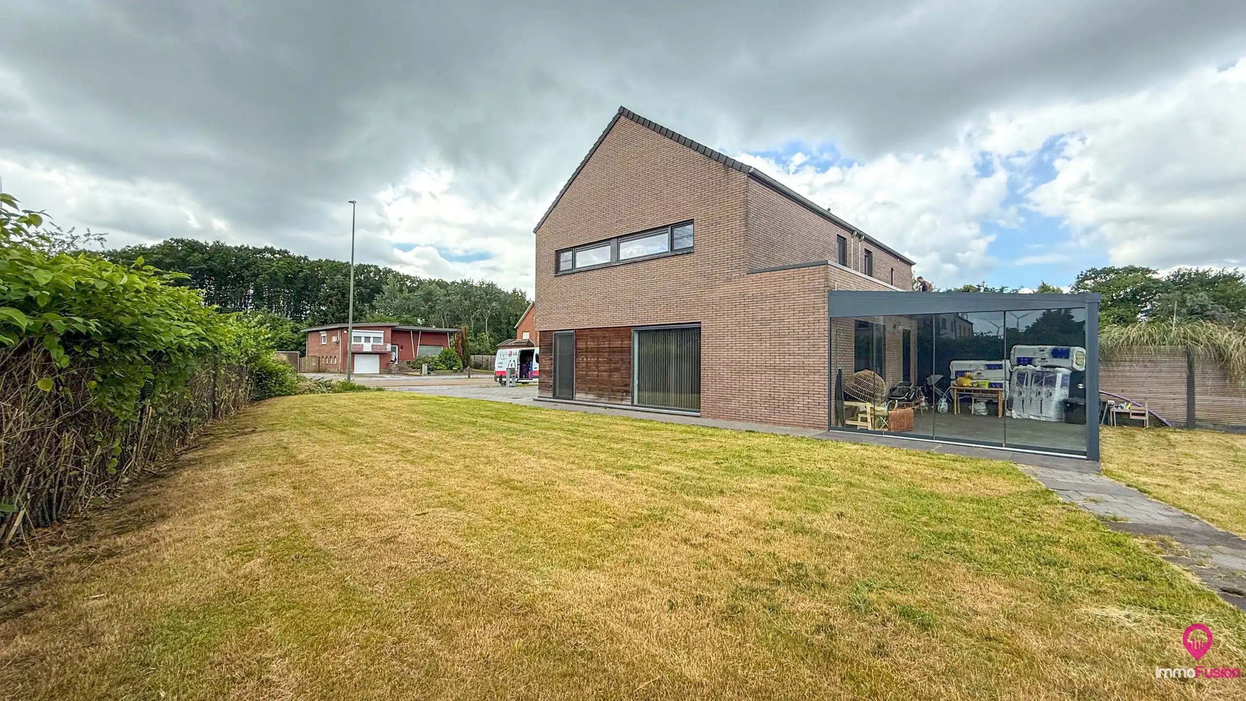 Recente halfopen woning met 3slpks, veranda en ruime tuin! foto 37
