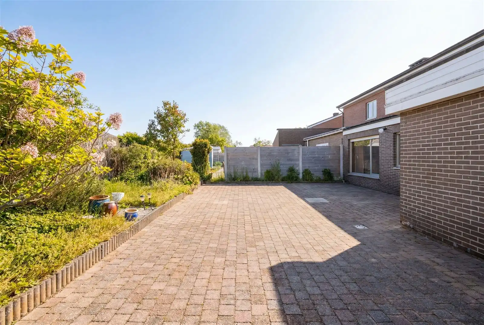 Rustig gelegen 3-gevel woning op wandelafstand van centrum foto 4