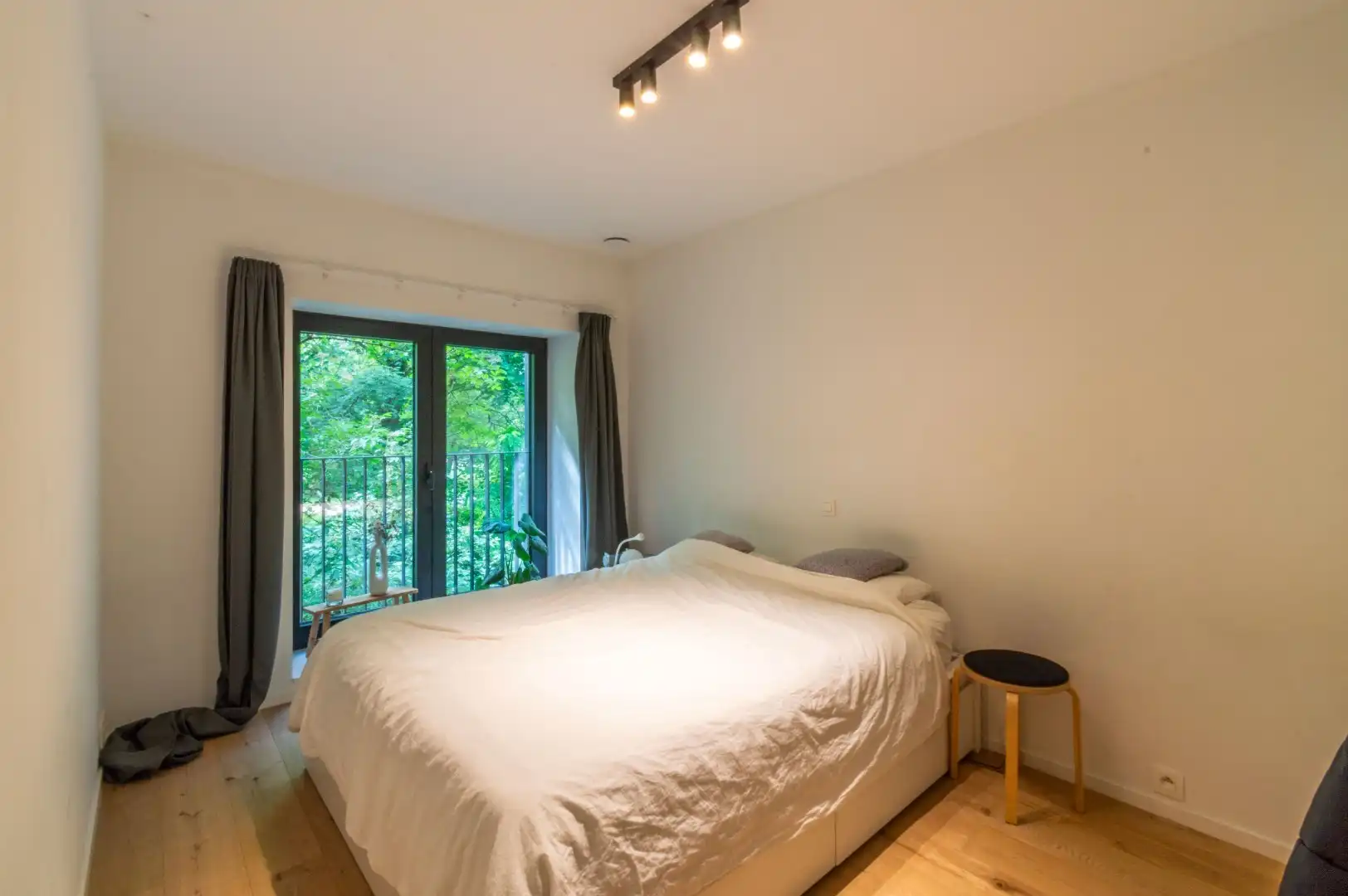 Een duplex-appartement / volledig huis vernieuwd! foto 8