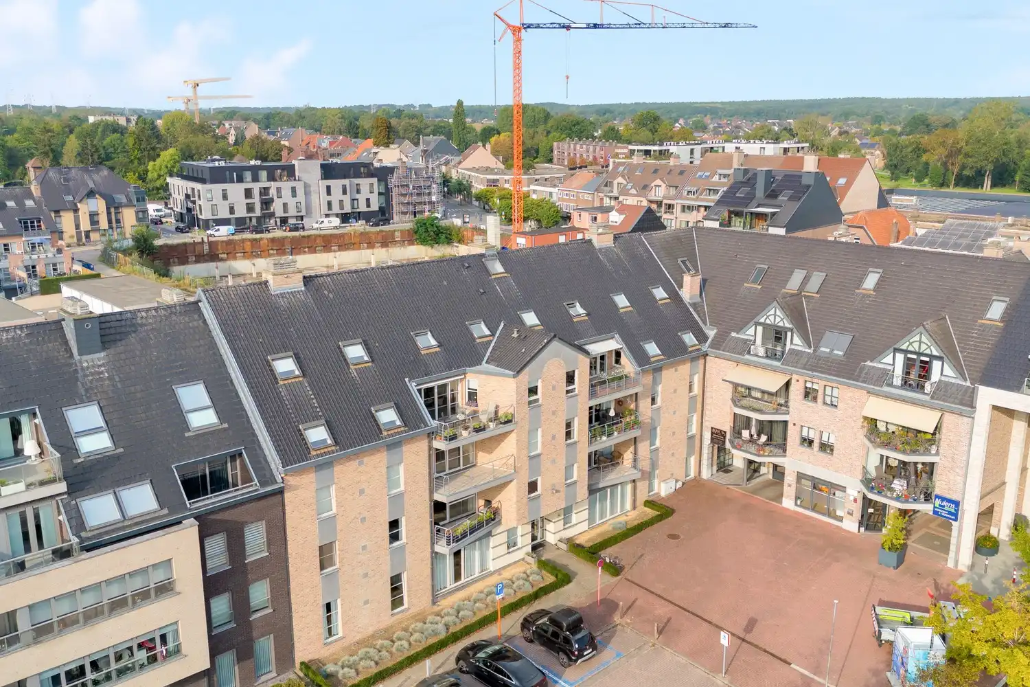 Ruim, licht en zorgeloos wonen in het hart van Lanaken! foto 37