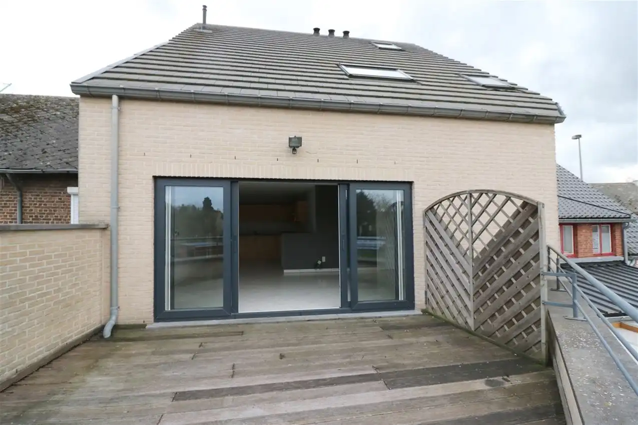 Duplex met 3 slpk., ruim terras en garage nabij station foto 3