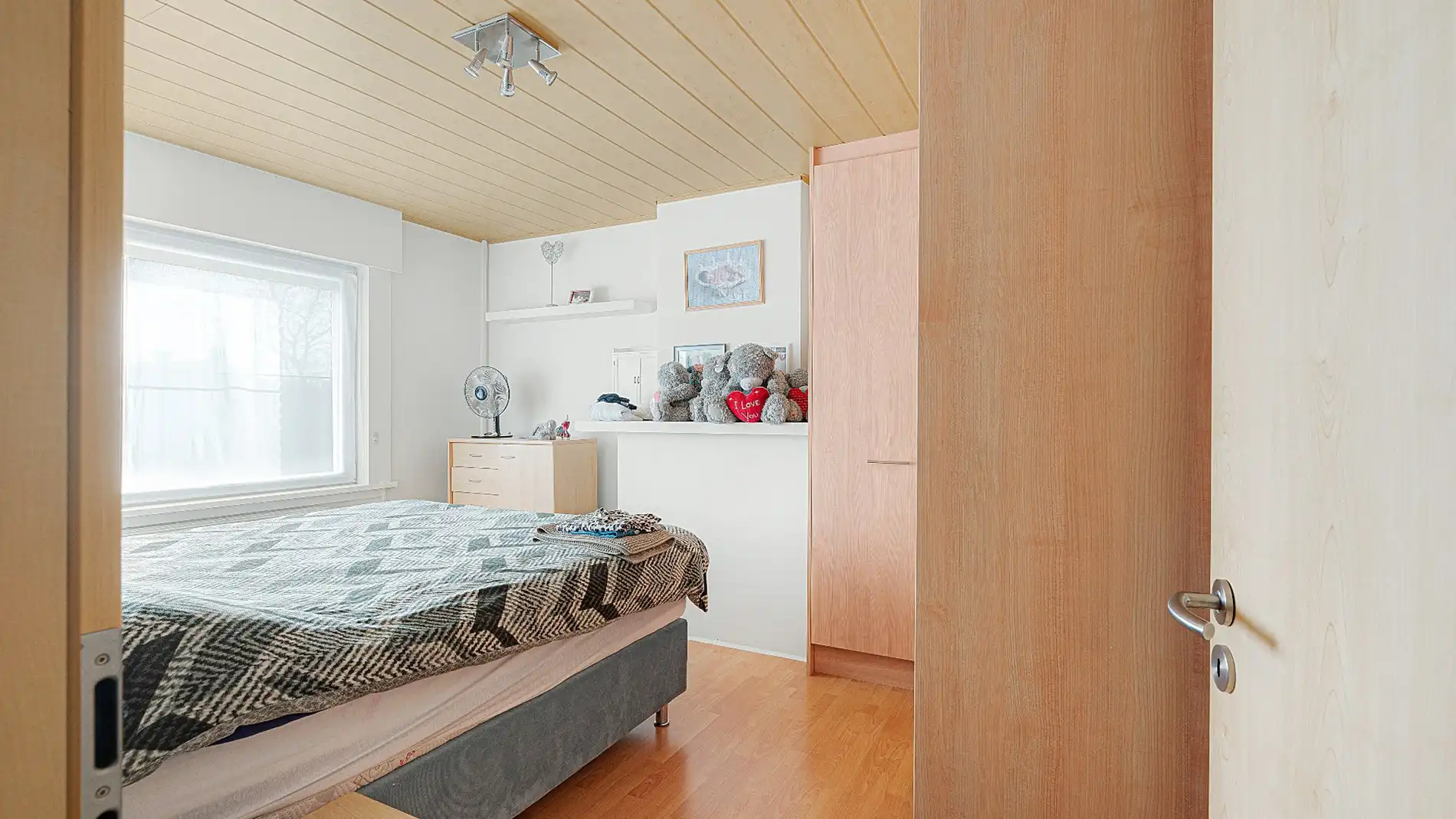  Instapklare en ruime gezinswoning met dubbele garage in het hart van Zeebrugge. foto 15