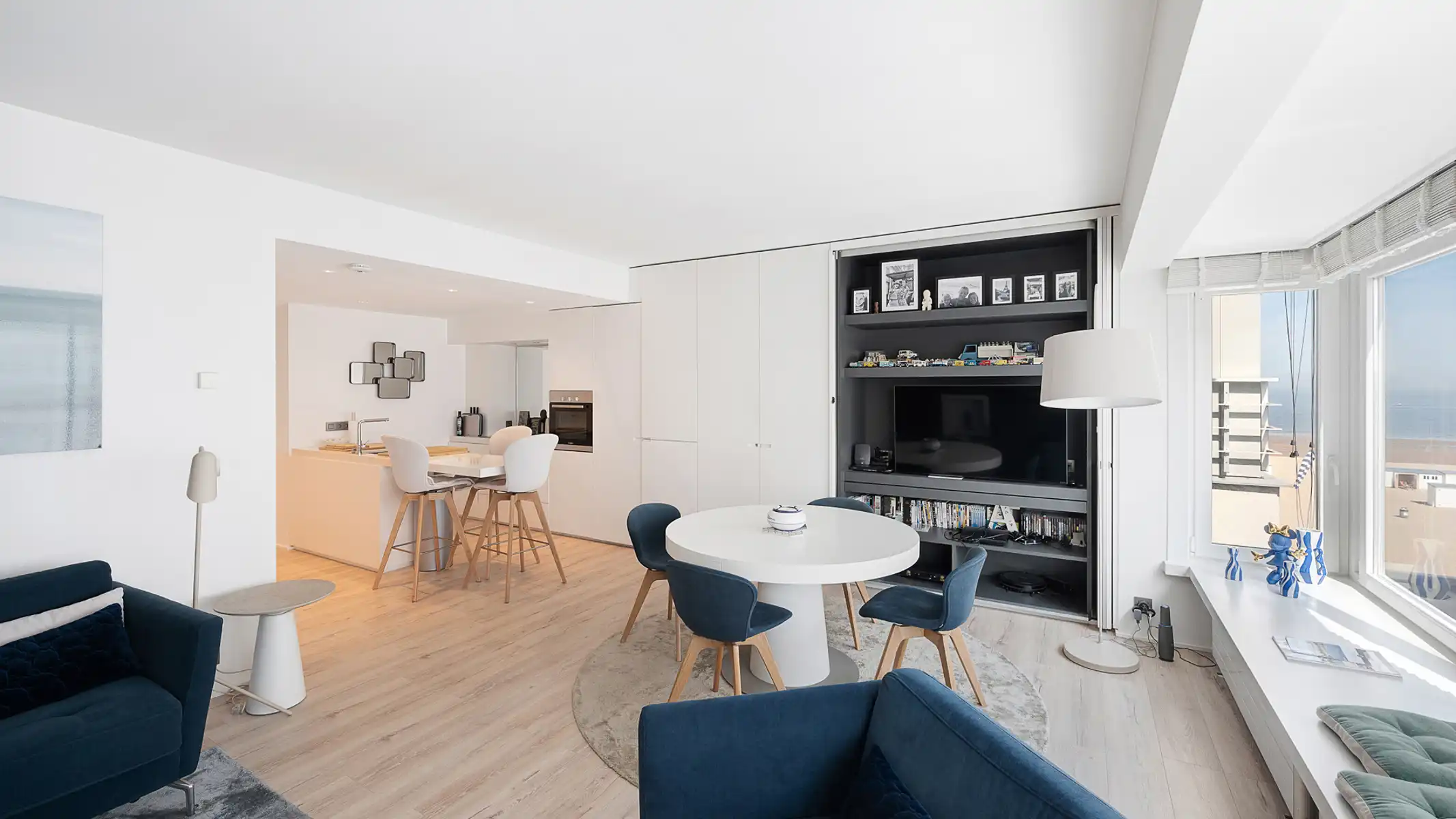 Hoofdfoto van de publicatie: Mooi appartement met zijdelings zeezicht in Het Zoute