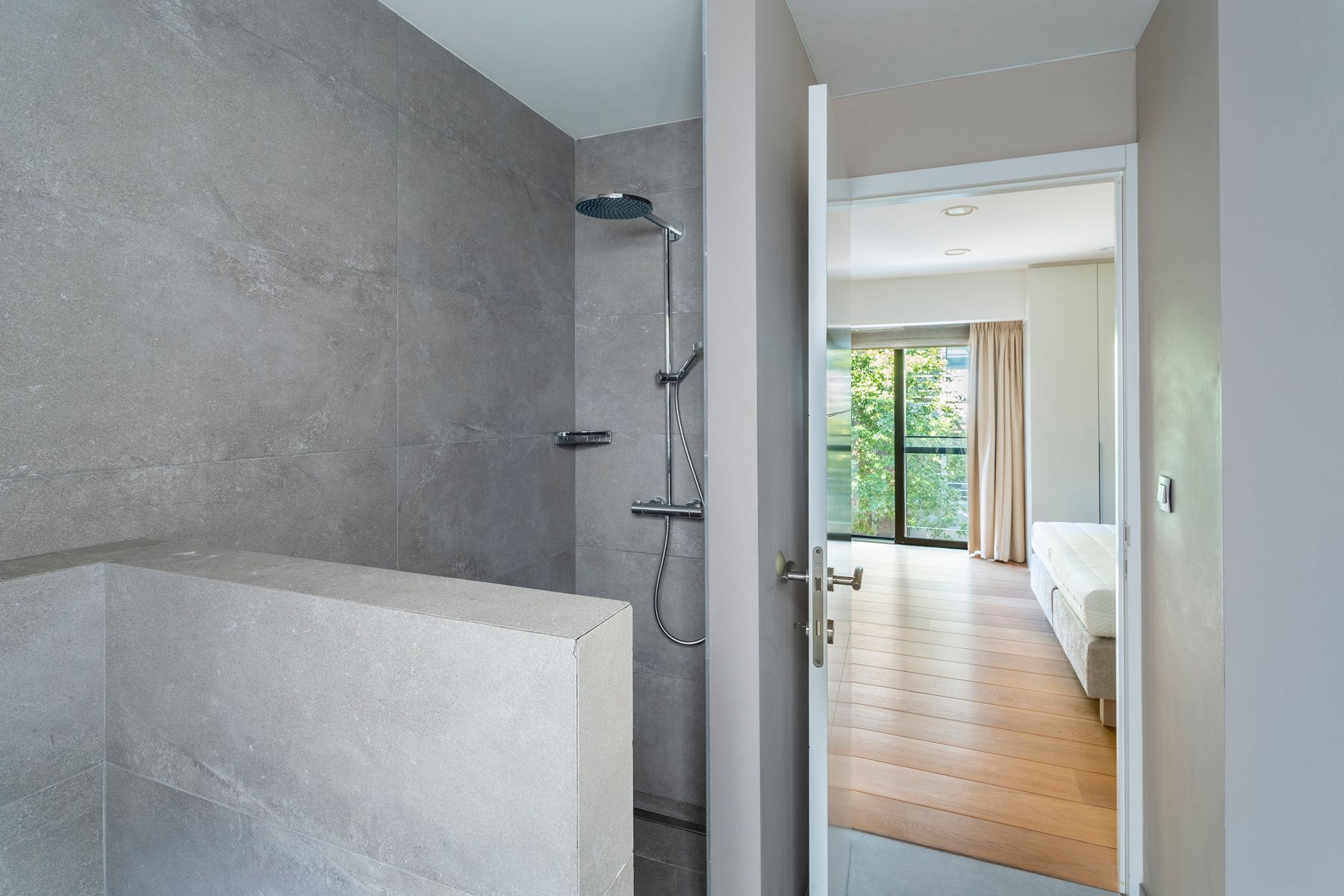 Bemeubeld 3-slaapkamer appartement op het Eilandje foto 9