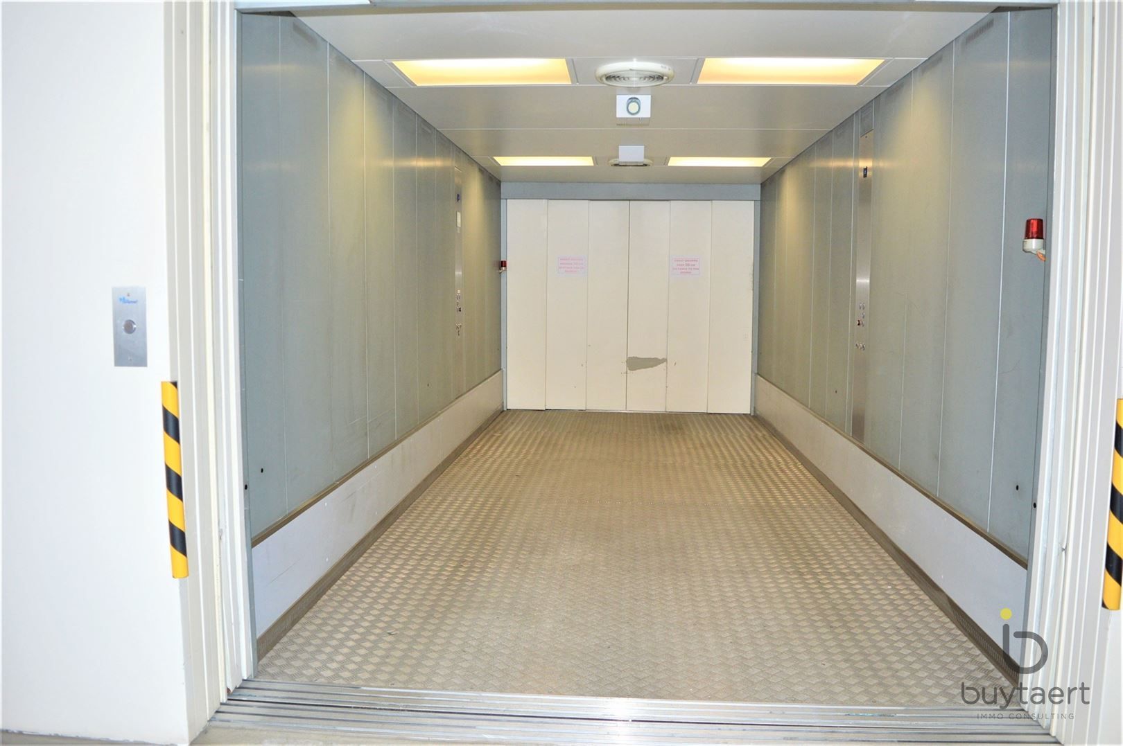 Lichtrijk hoekappartement met prachtig vergezicht over de stad + P foto 20