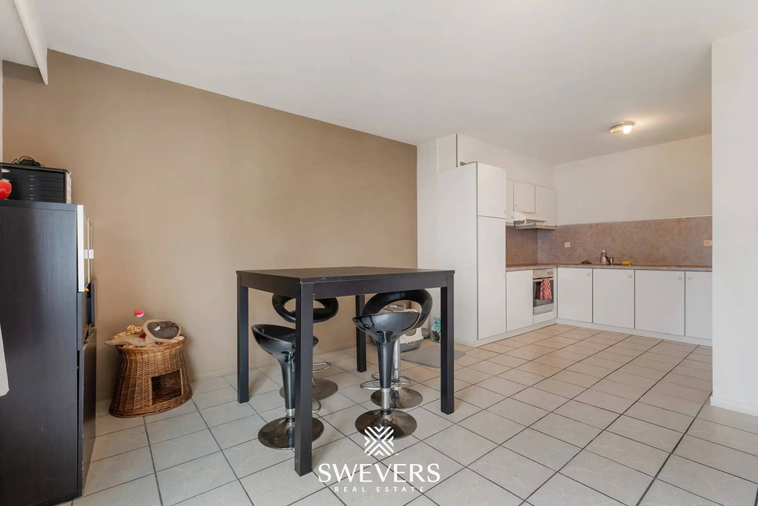Appartement met 2 slaapkamers, terras en garagebox nabij centrum Beringen foto 6