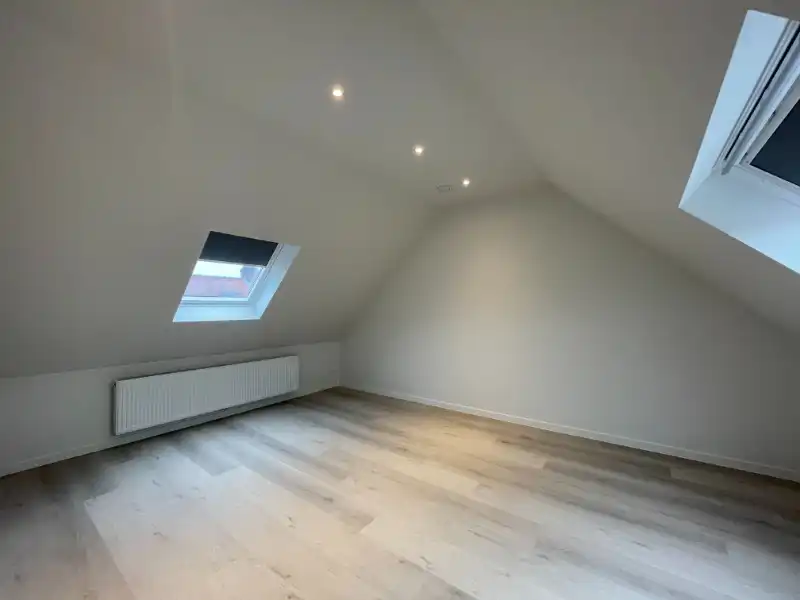 Totaal gerenoveerde woning met terras nabij UZ Gent foto 13