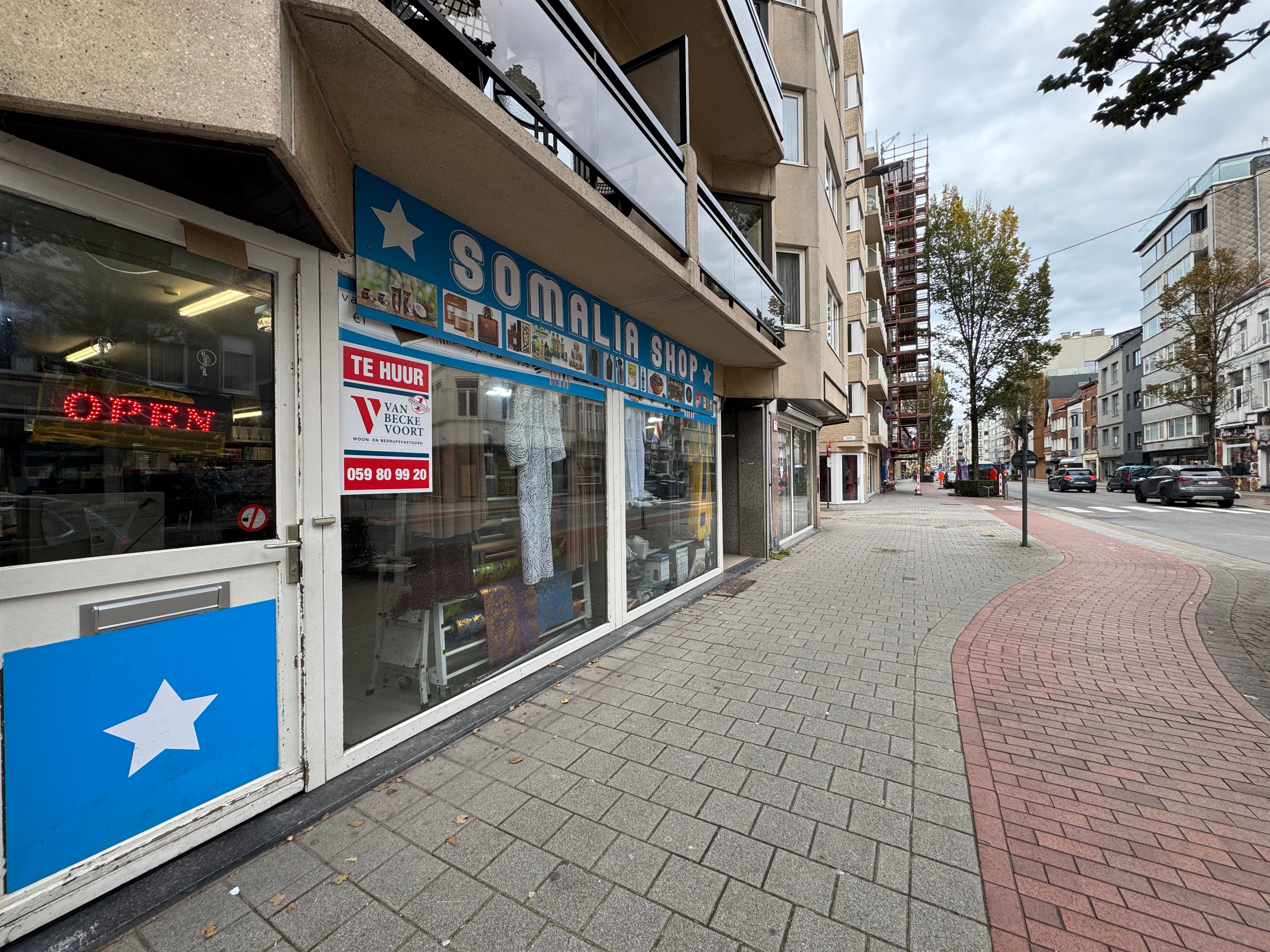 Handelsgelijkvloers 150m² + garage 20m² foto 14