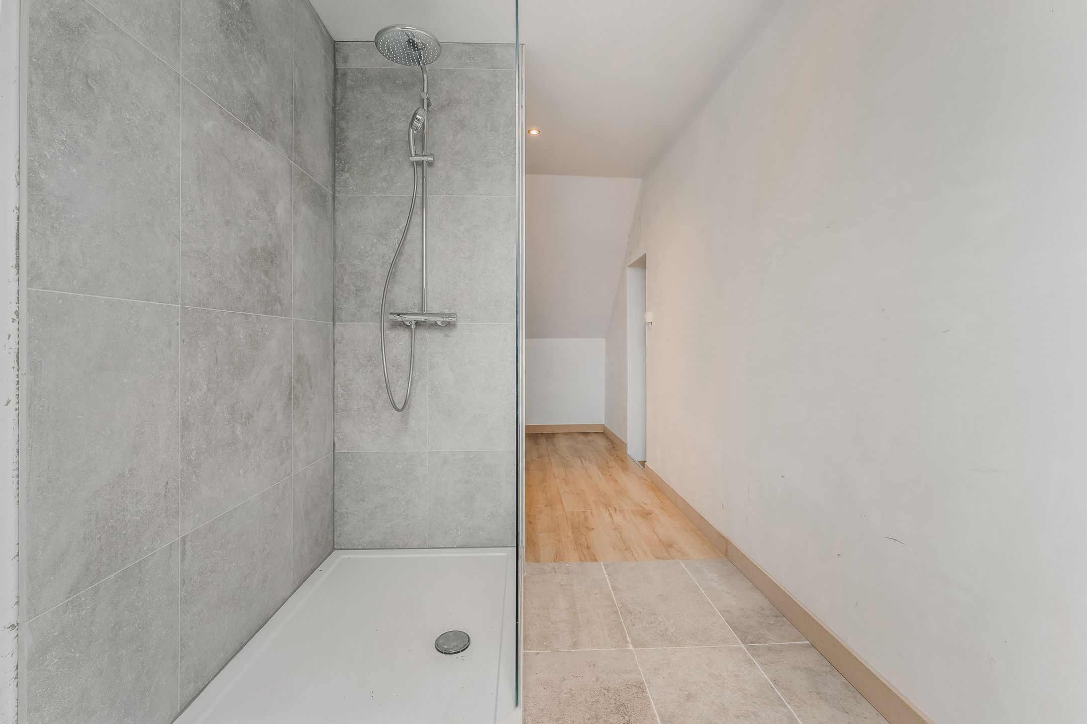 Instapklare woning met werkplaats te Vroenhoven foto 18
