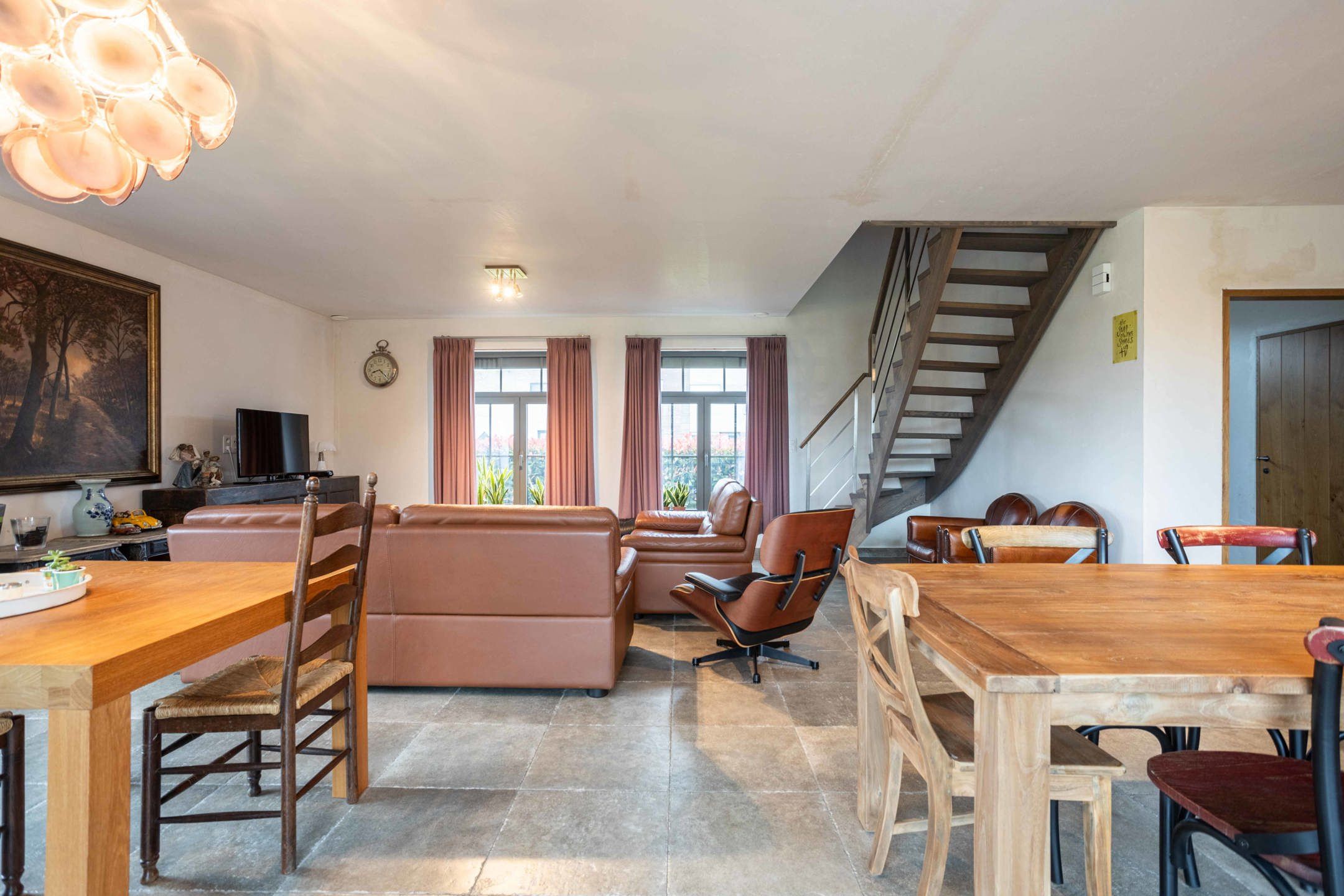 Rustig gelegen, recente villa met garage, oprit en tuin! foto 5