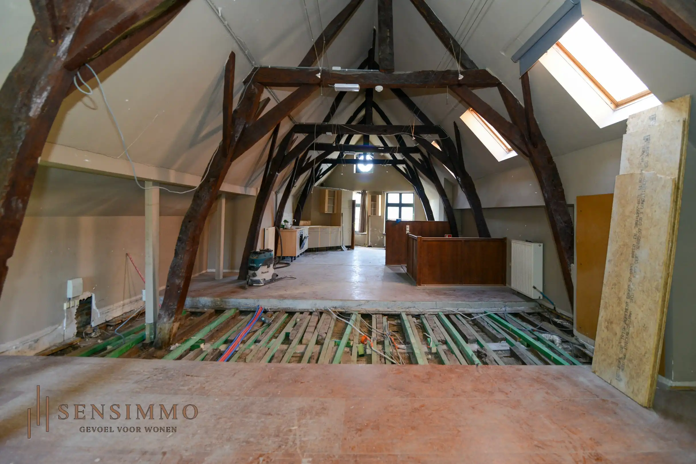 Spectaculair handelspand met geschiedenis en charme in centrum Bree foto 29