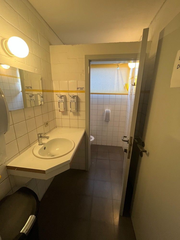 1.144m² Bedrijfsgebouw op 25a38ca foto 17