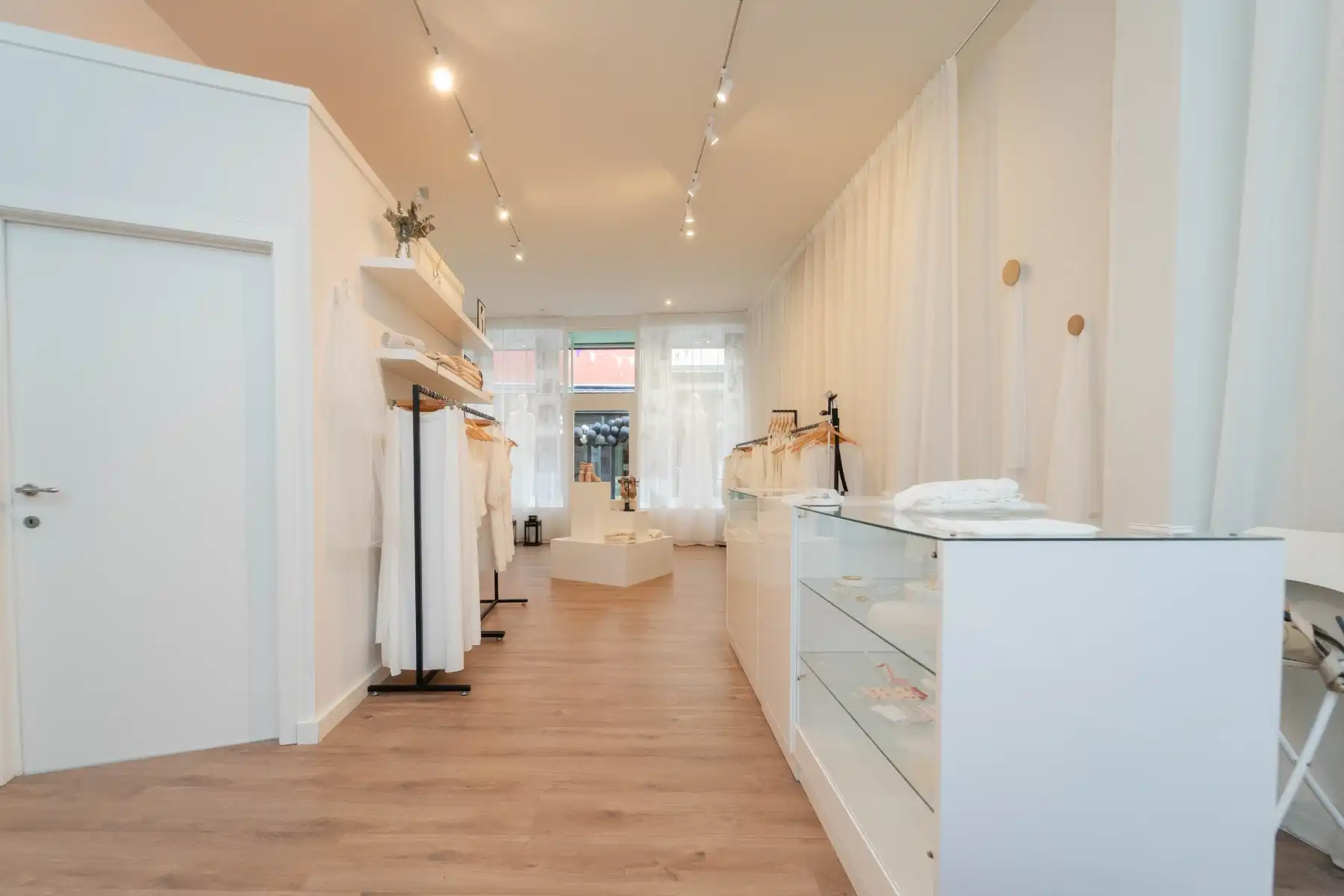 Charmante handelszaak (128 m²) op topligging palend aan de Vrijdagmarkt foto 12