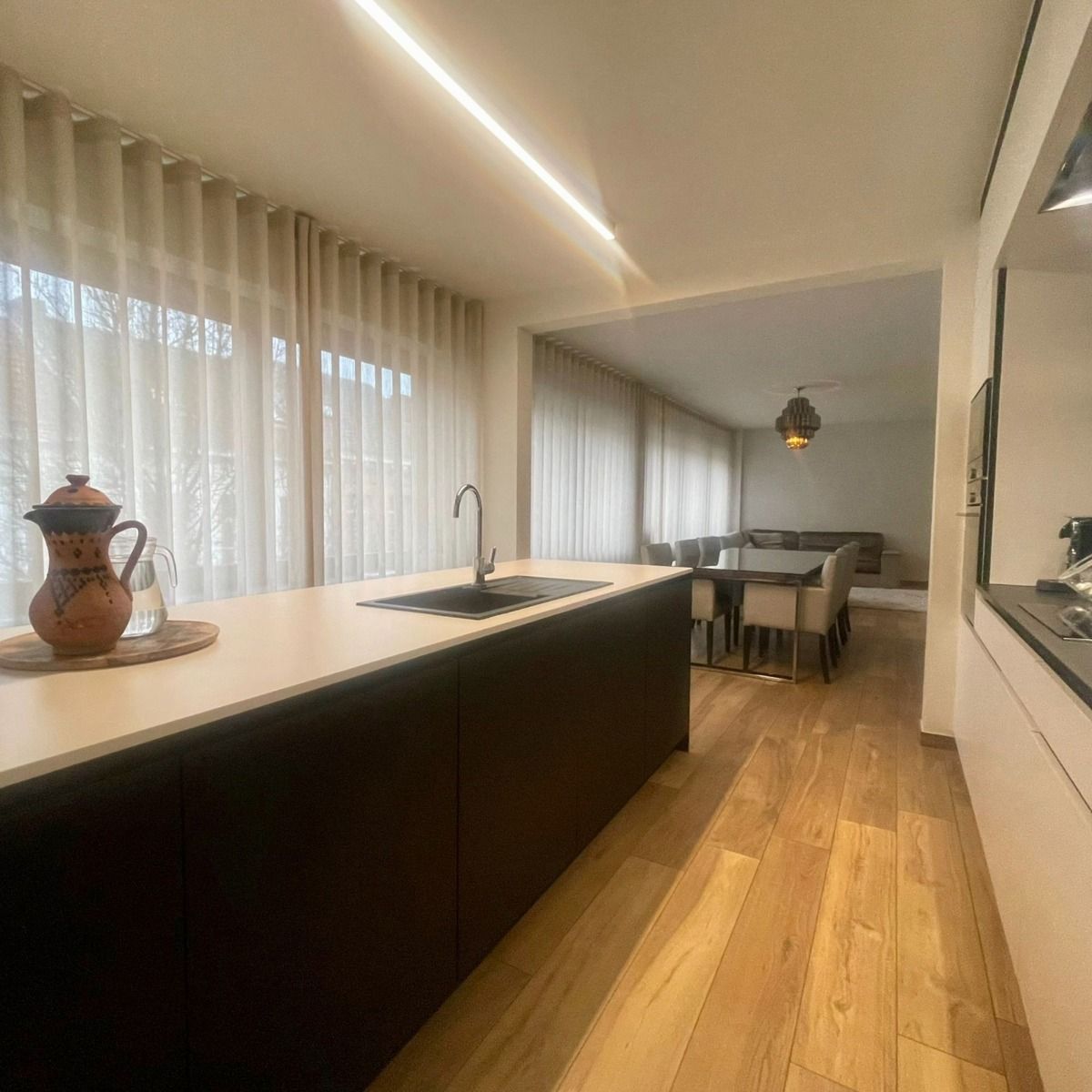 Luxe appartement (206m2) met 4 slaapkamers foto 15